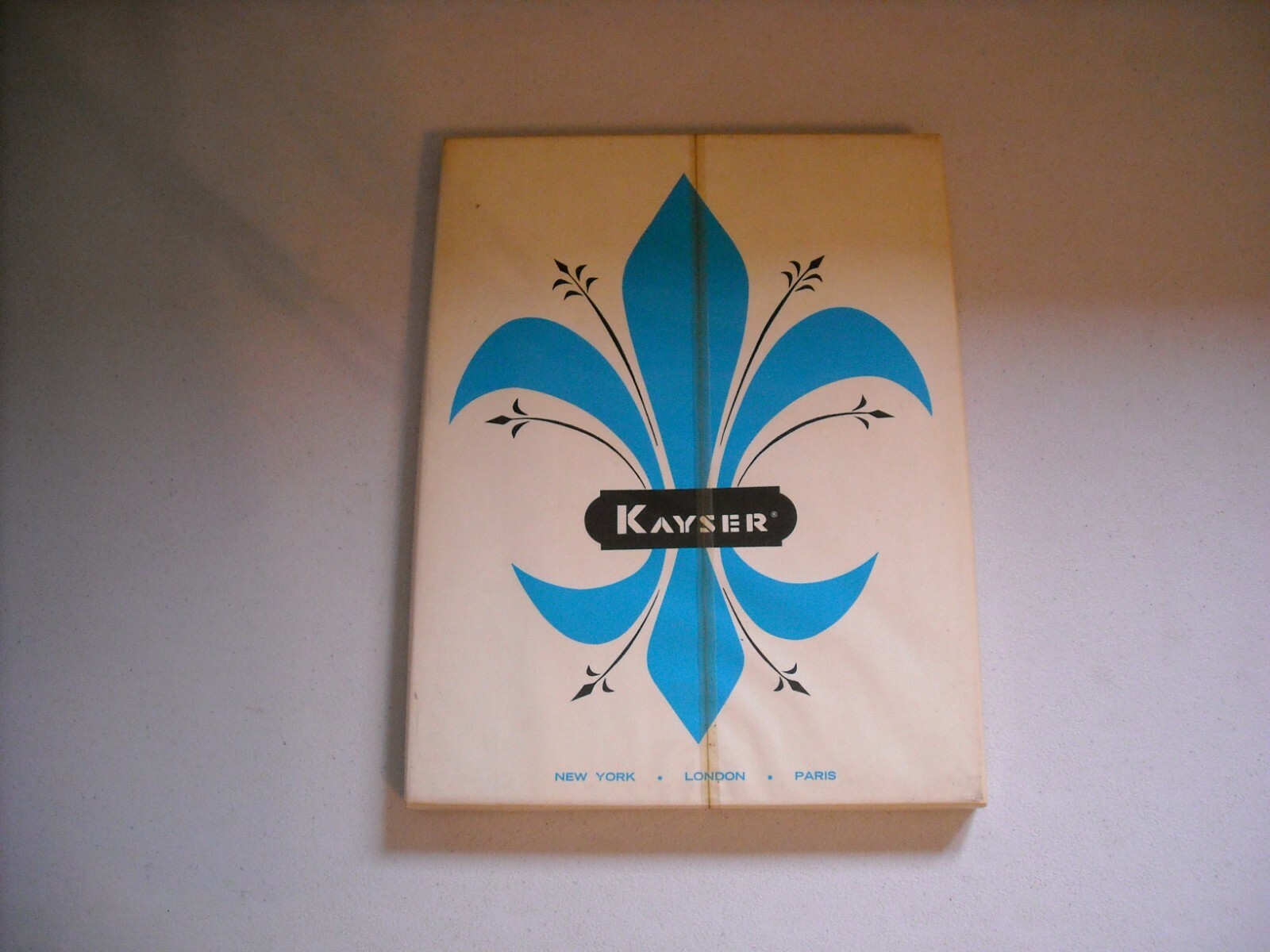 NOS VINTAGE KAYSER DEBONAIR K4 NYLON STOCKINGS 8 1/2 S UNOPENED BOX