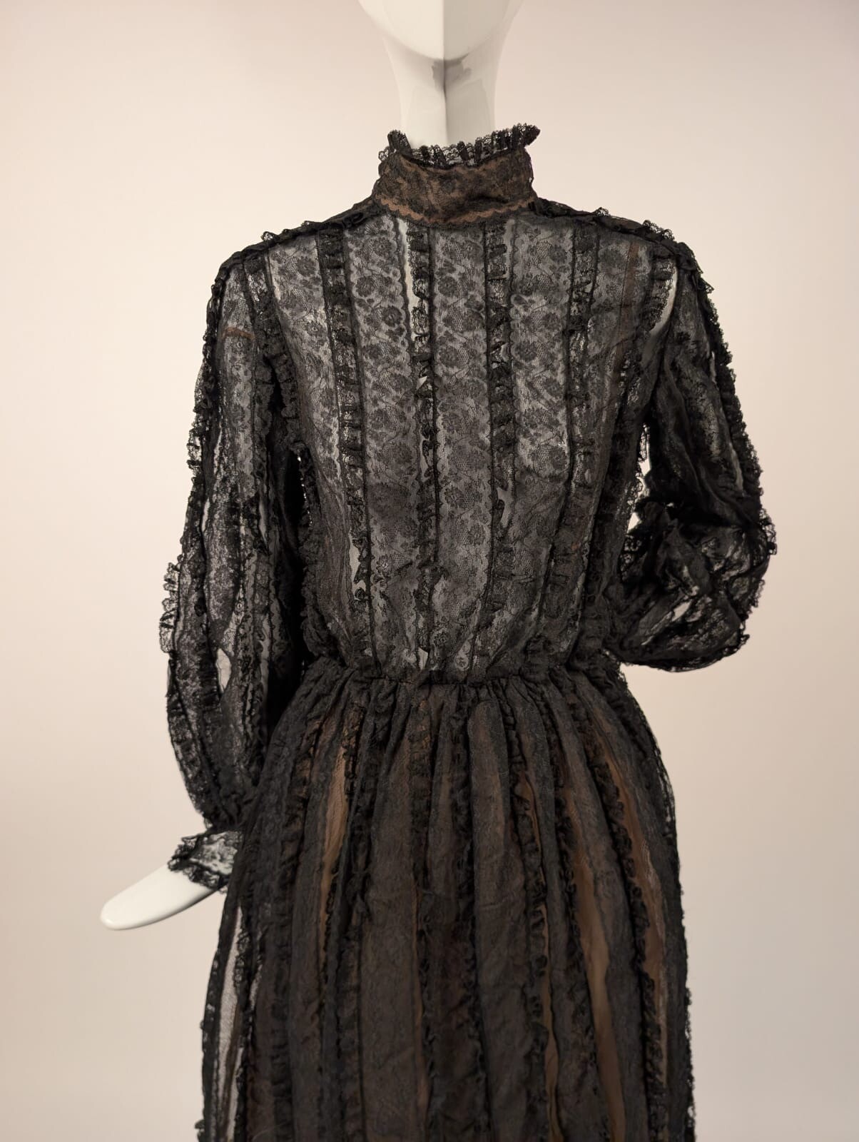 VICTORIAN REVIVAL 1970’S SHEER BLACK + CHANTILLY LACE RUFFLE DRESS W HIGH COLLAR