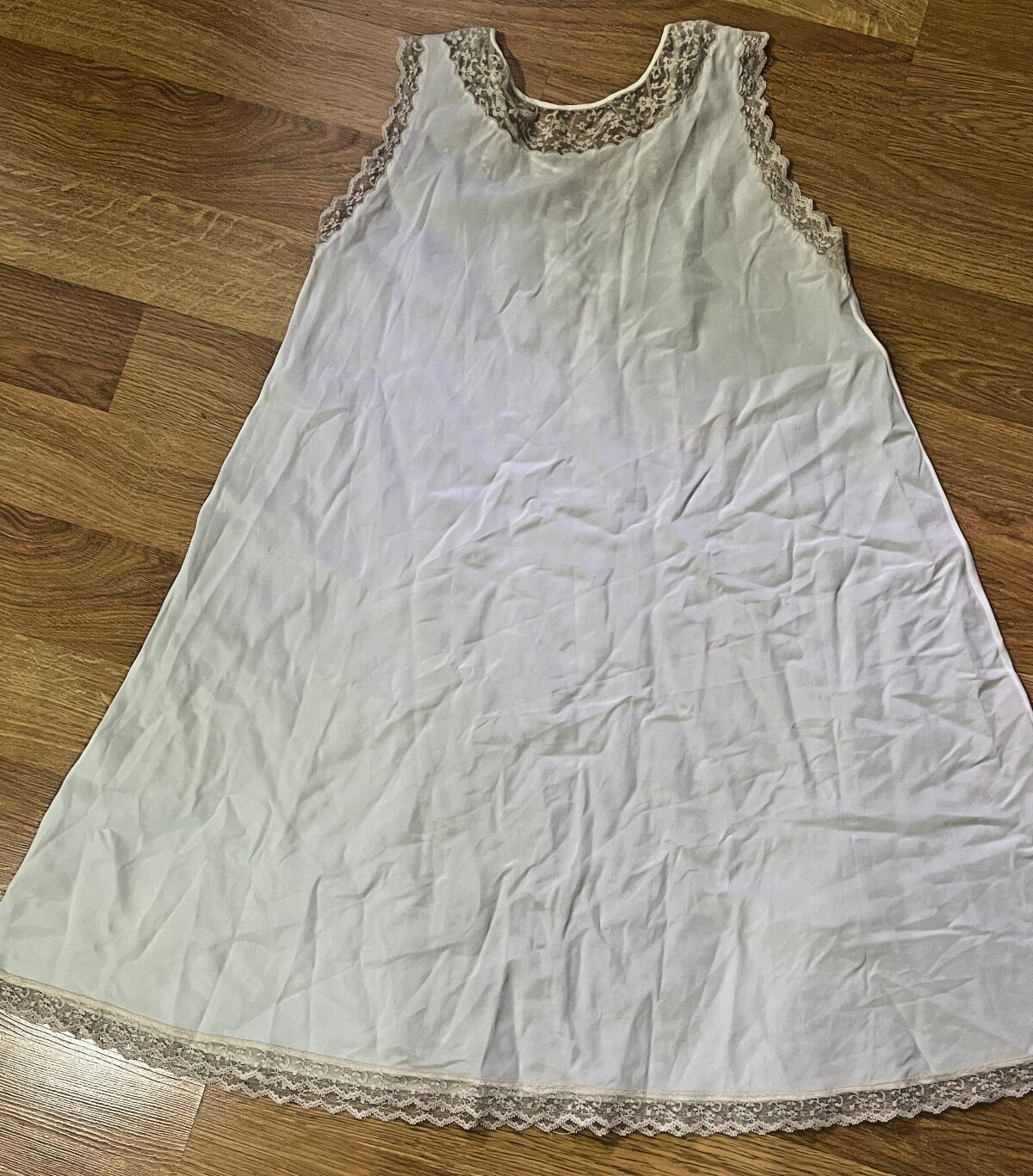 Beautiful VINTAGE Ivory Blush Lace Satin Embroidery Full Slip Nightgown