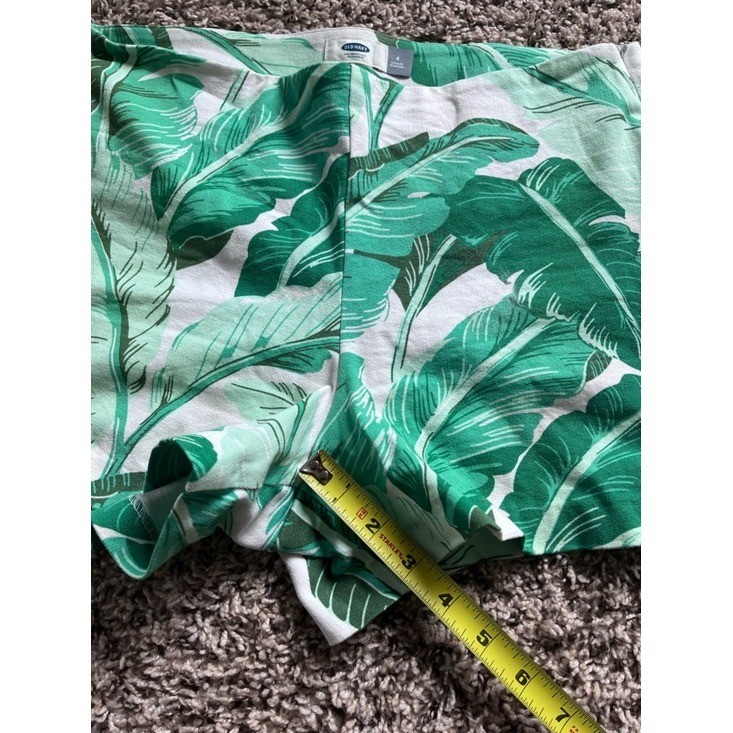 Old Navy Pixie Shorts Womens 6 Green White Tropical Banana Leaf Print Side Zip