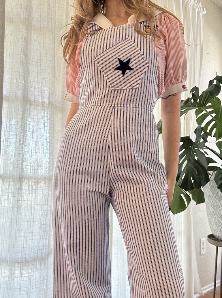 1970s Bell bottom Overalls Striped with star patch 26×31 vintage 70s