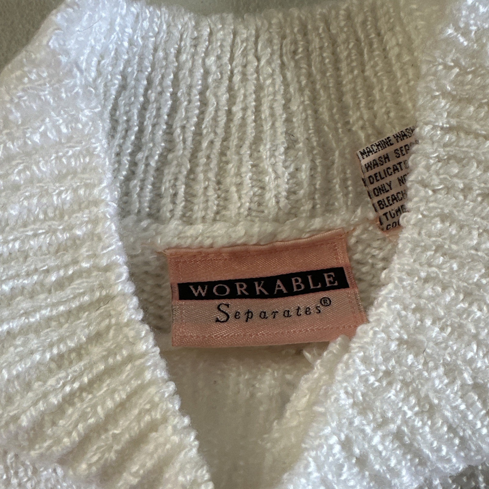 Vgt Workable Separates Women’s size S Small winter white sweater snow bunny