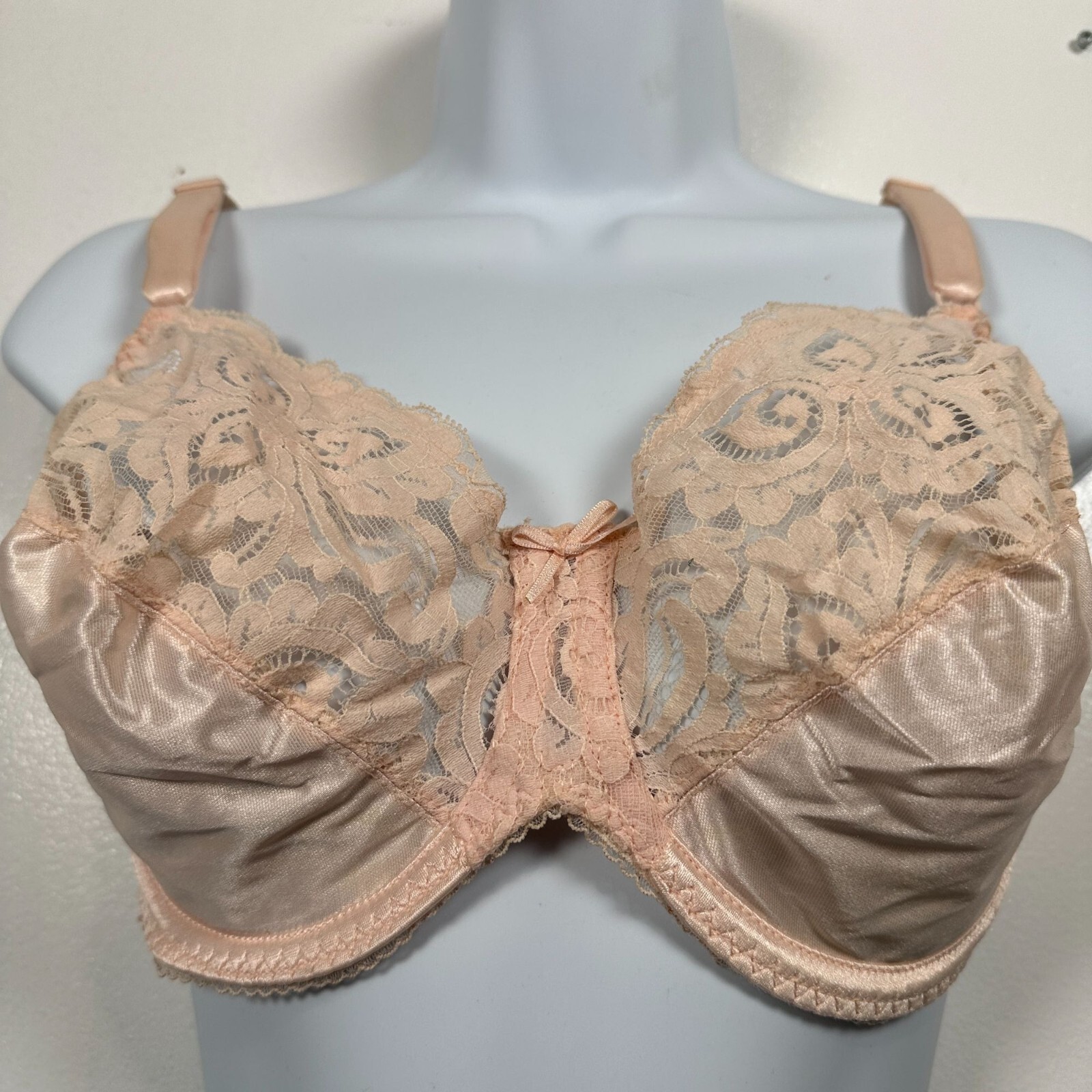 Vintage Pretty Bali 36D Bra Lace Satin Underwire Adjustable Straps 2402 Nylon