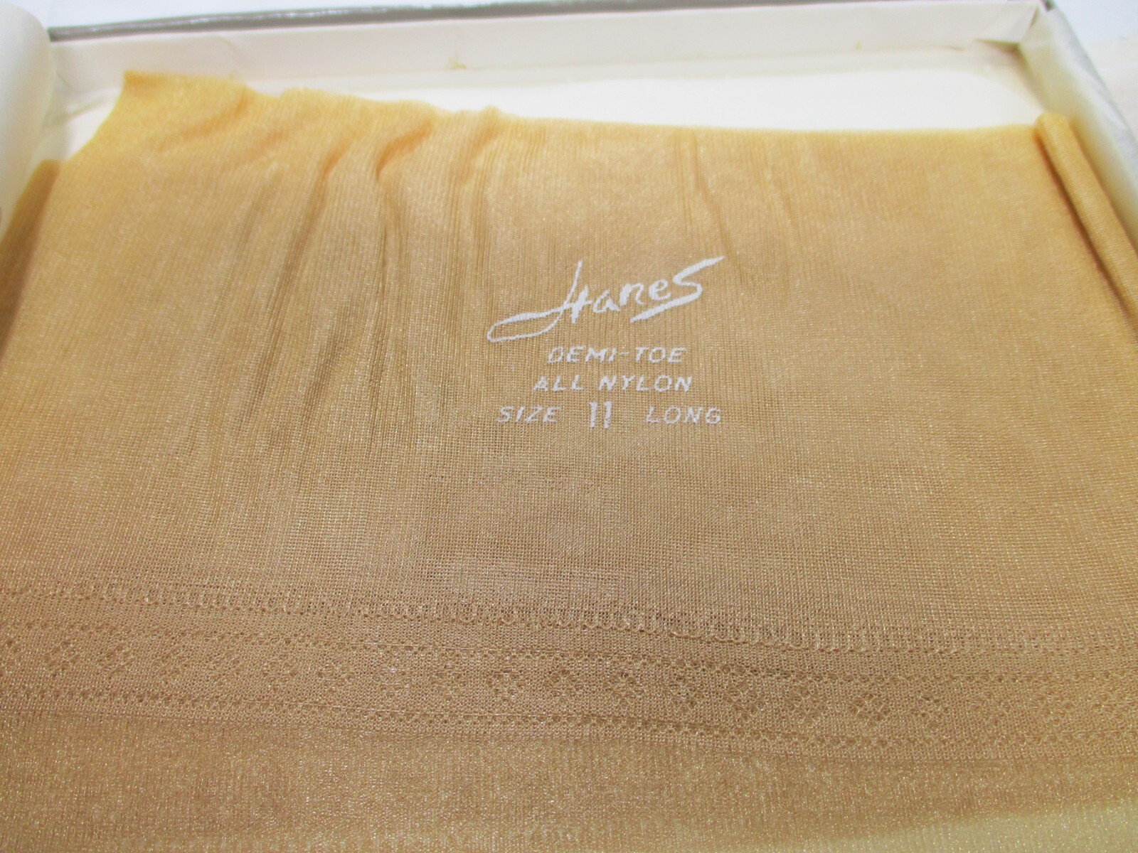 1PR VINTAGE HANES 615 RT SHEER HEEL FLAT NYLON STOCKINGS SZ 11 LONG GOLD SPARKLE