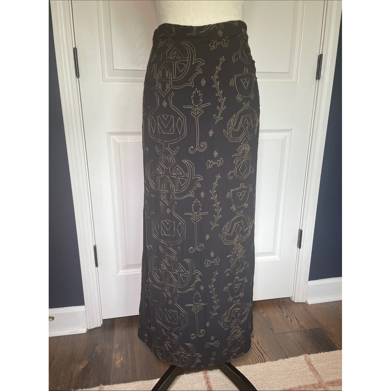 Vintage Chico’s Design Black Maxi Wrap Skirt Gold Embroidered Motif Size Large