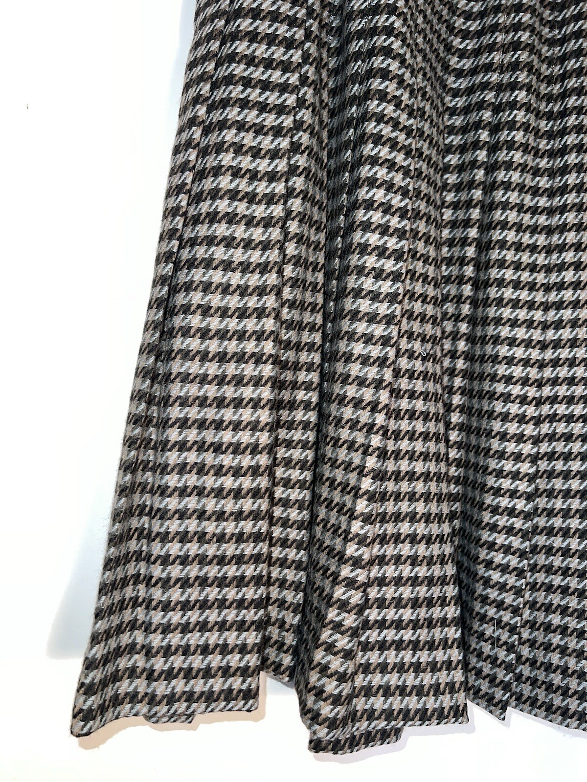 J. Tiktiner Vintage Plaid Wool Pleated Skirt Academia Preppy France 44/ 12. d743