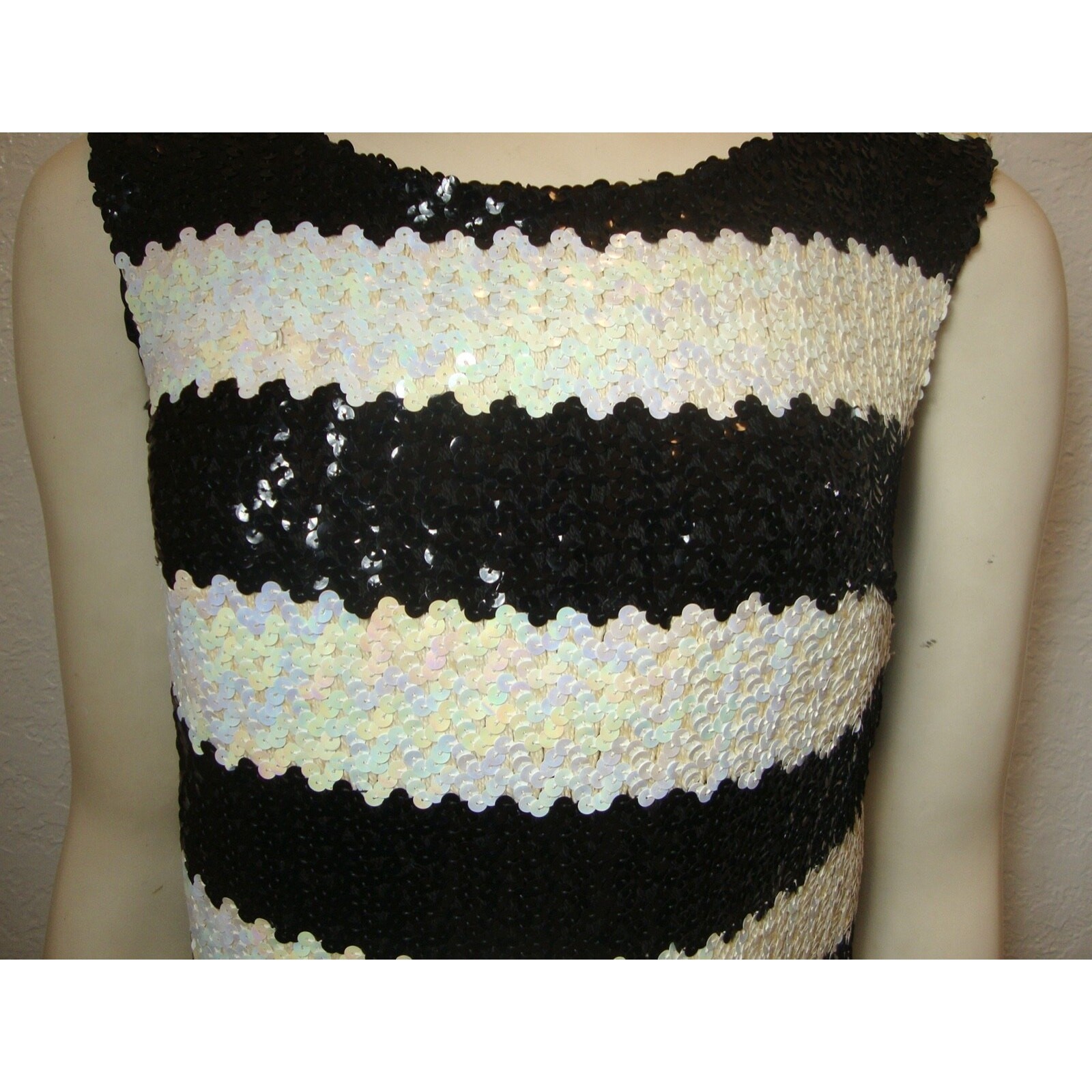 Vintage Sequin Top 60’s GO GO GIRL SZ 9 S M Black White PIN UP Sleeveless Lined