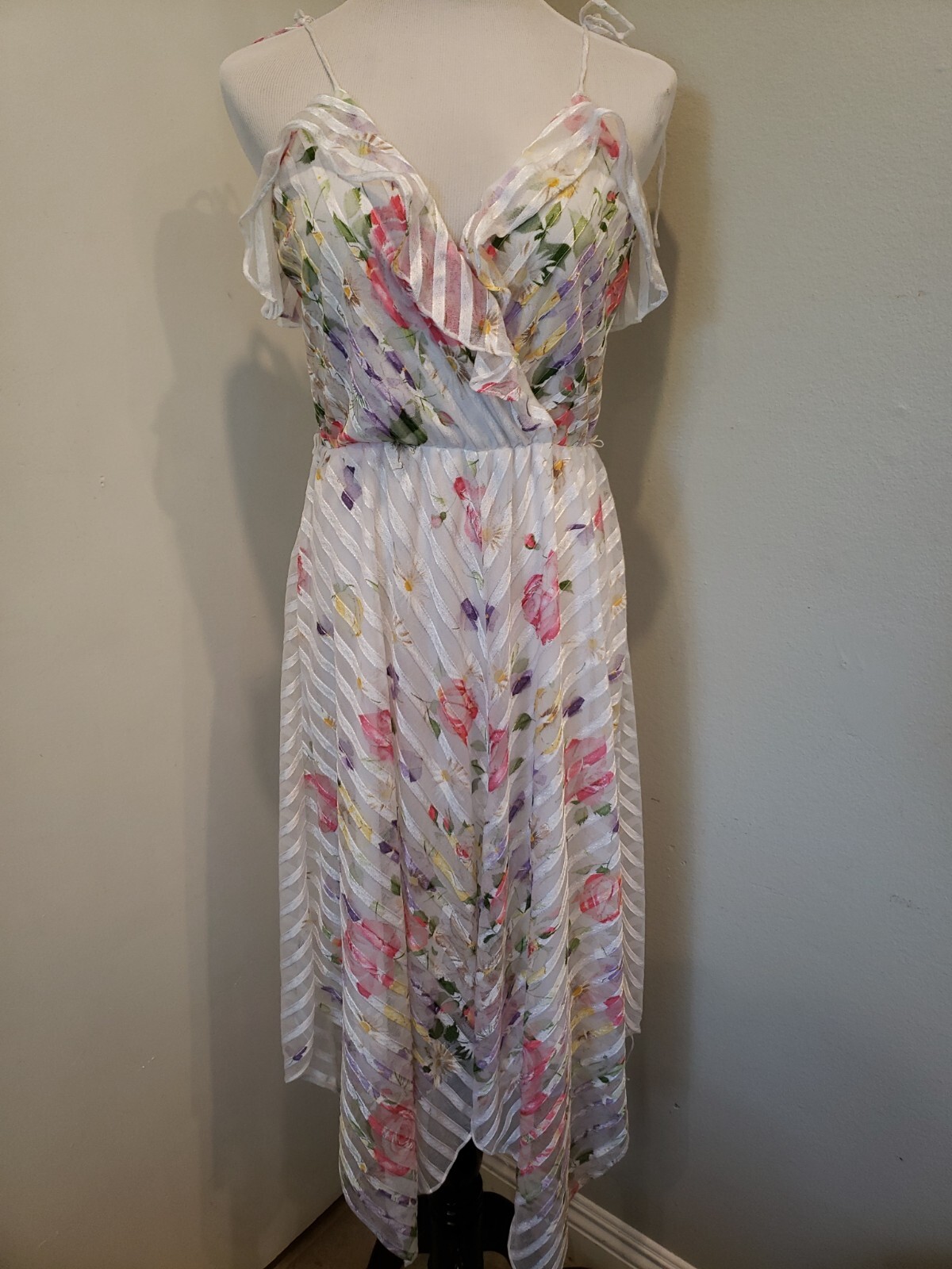 Designed By Wayne Diamond’s Run Ladies White Dress Floral Pink 70s size 7