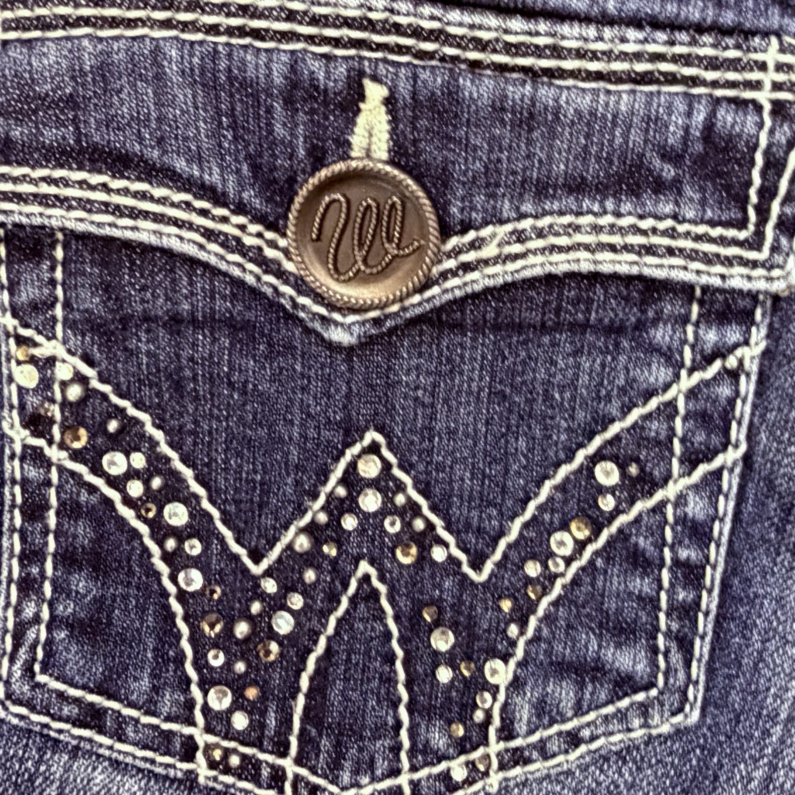 Wrangler Women’s Dark Wash 32×33 Size 9 Bootcut Jeans Embellished Pockets