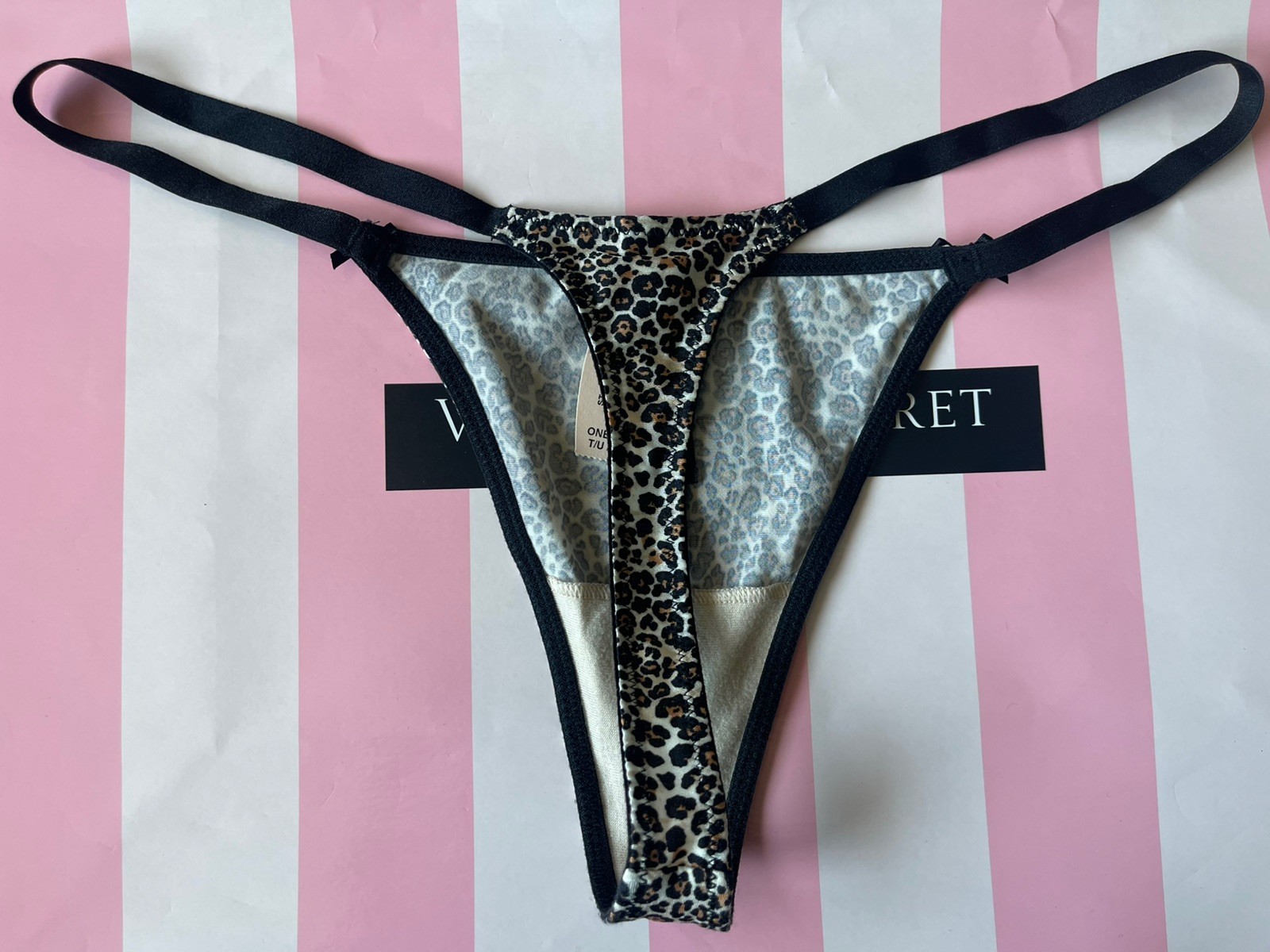 NWT 2013 Victoria’s Secret Very Sexy Thong, Animal Print- OS Silky-Smooth