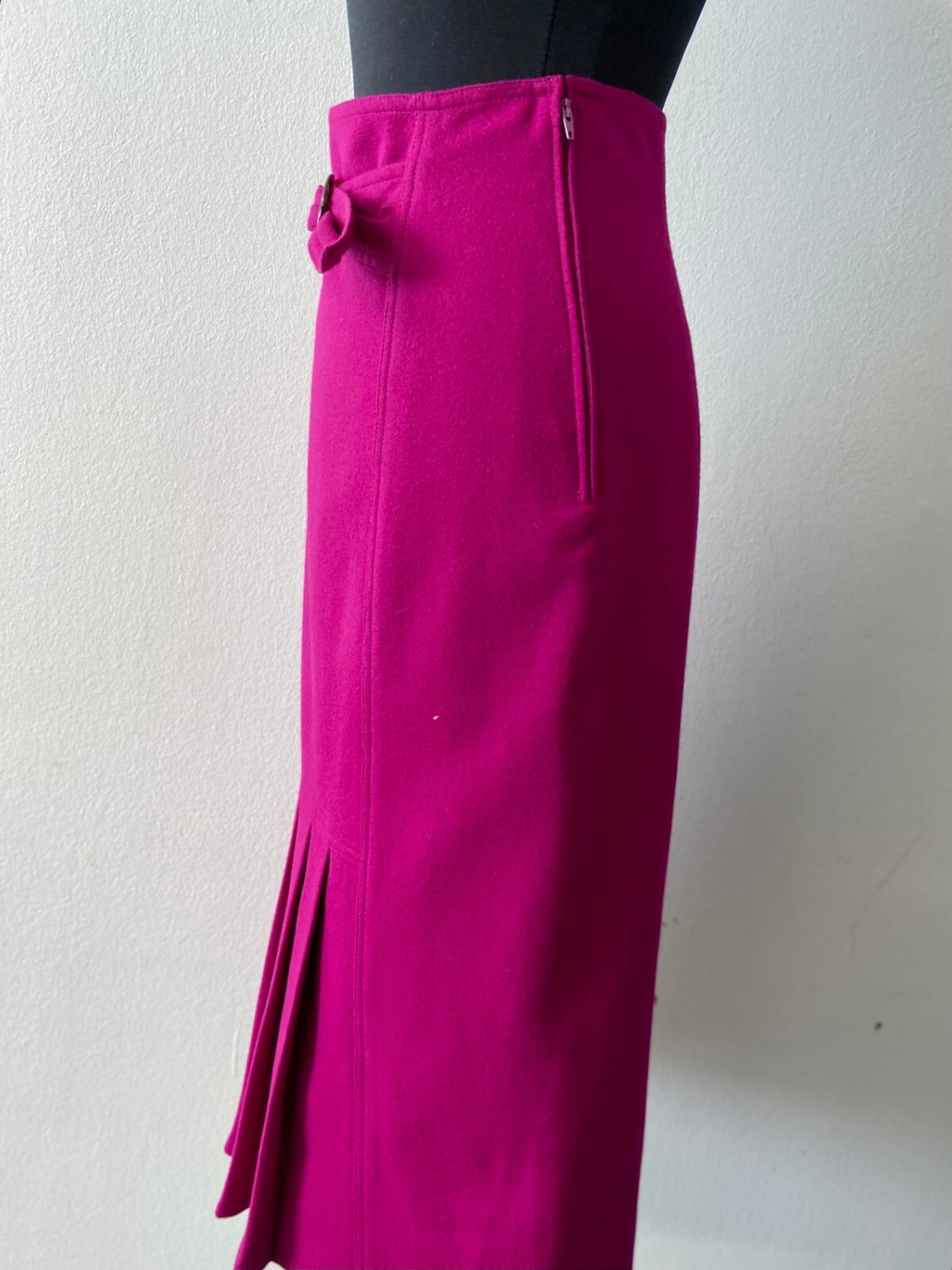 Womens Chic Vintage 90s Pink Wool Skirt | Size S | Unique Statement Piece