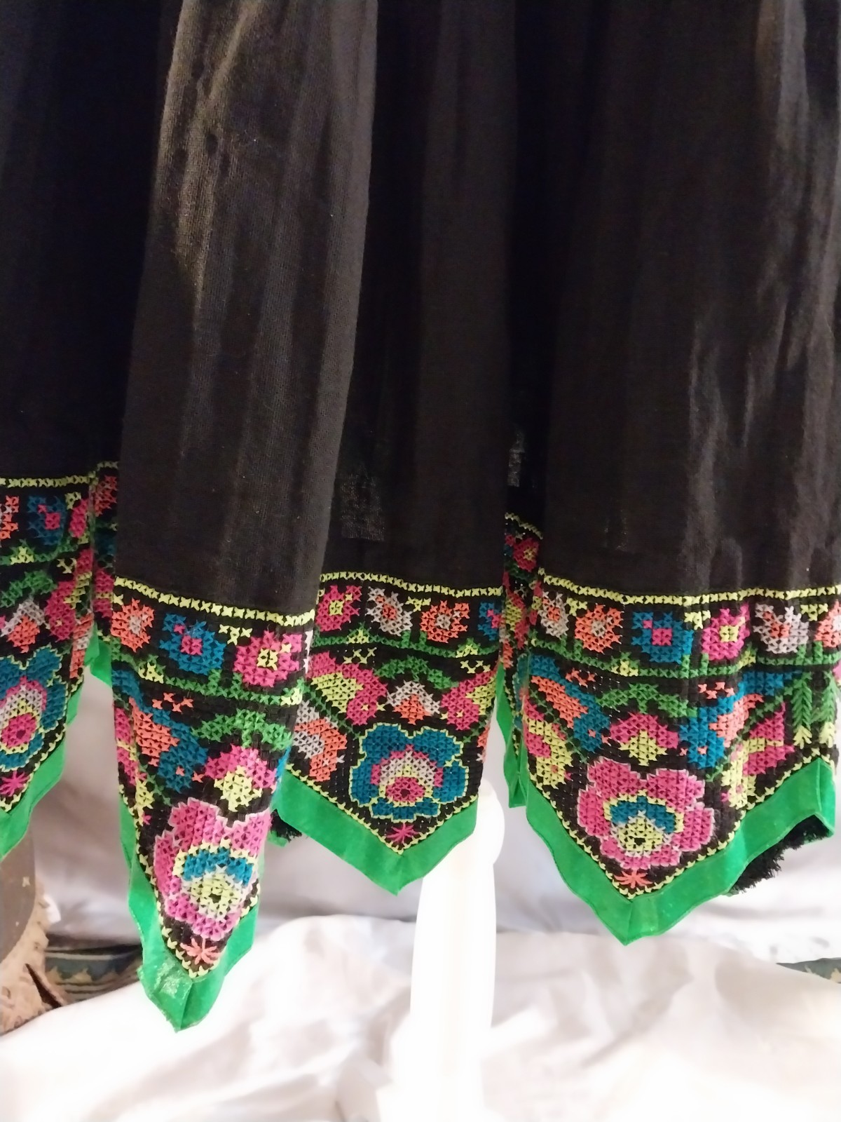 vtg Bolivia Ketchikan PERUVIAN ANDEAN WOMEN CLOTHES SKIRT POLLERA Cross stitch L