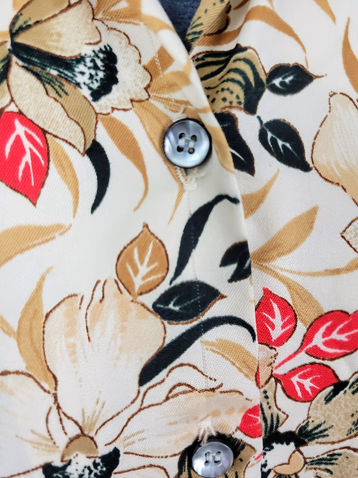 Vintage Levi Strauss Cream Blouse w Tan/Black/Red Florals Size 6