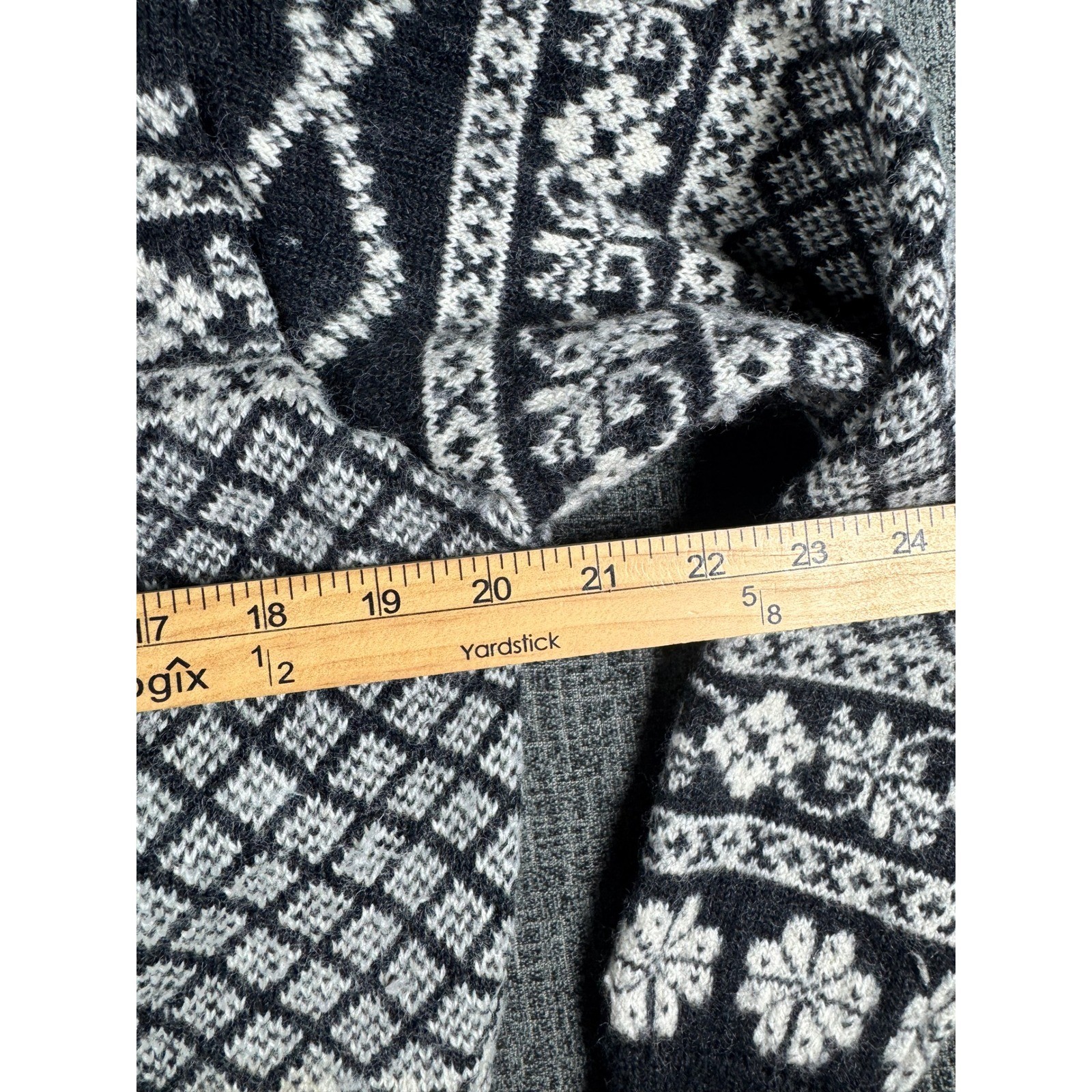 Gap Vintage 100% Wool Fair Isle Cardigan Sweater Black Cream Floral Womens Large