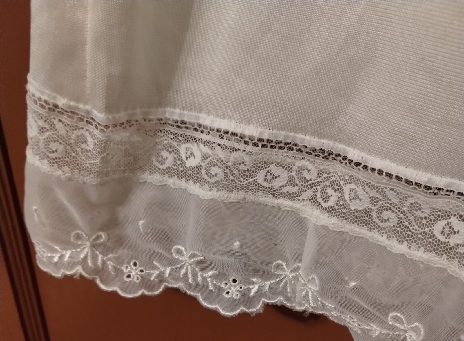 Vintage Sears Half Slip Small BEIGE/IVORY Antron Nylon 24 Inch Length Lace Trim