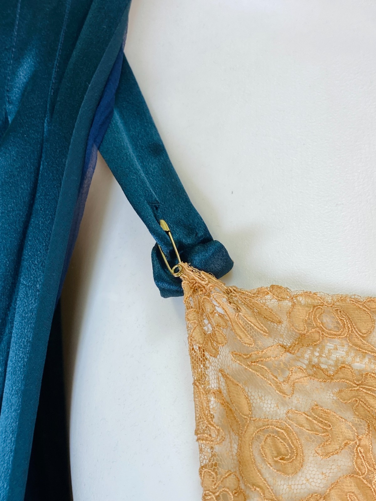 Antique Vintage Early 1920s Teal Blue Silk & Floral Lace Robe House Coat AS IS
