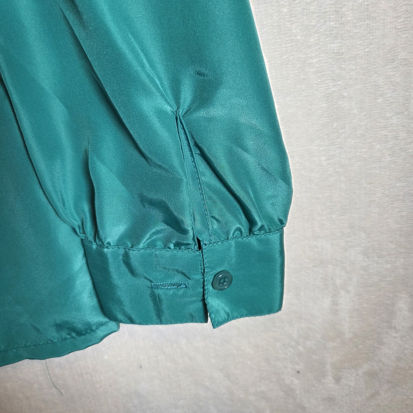 VTG Impressions of California Women Blouse Sz 12 Green Satin Long Sleeve 80 90s