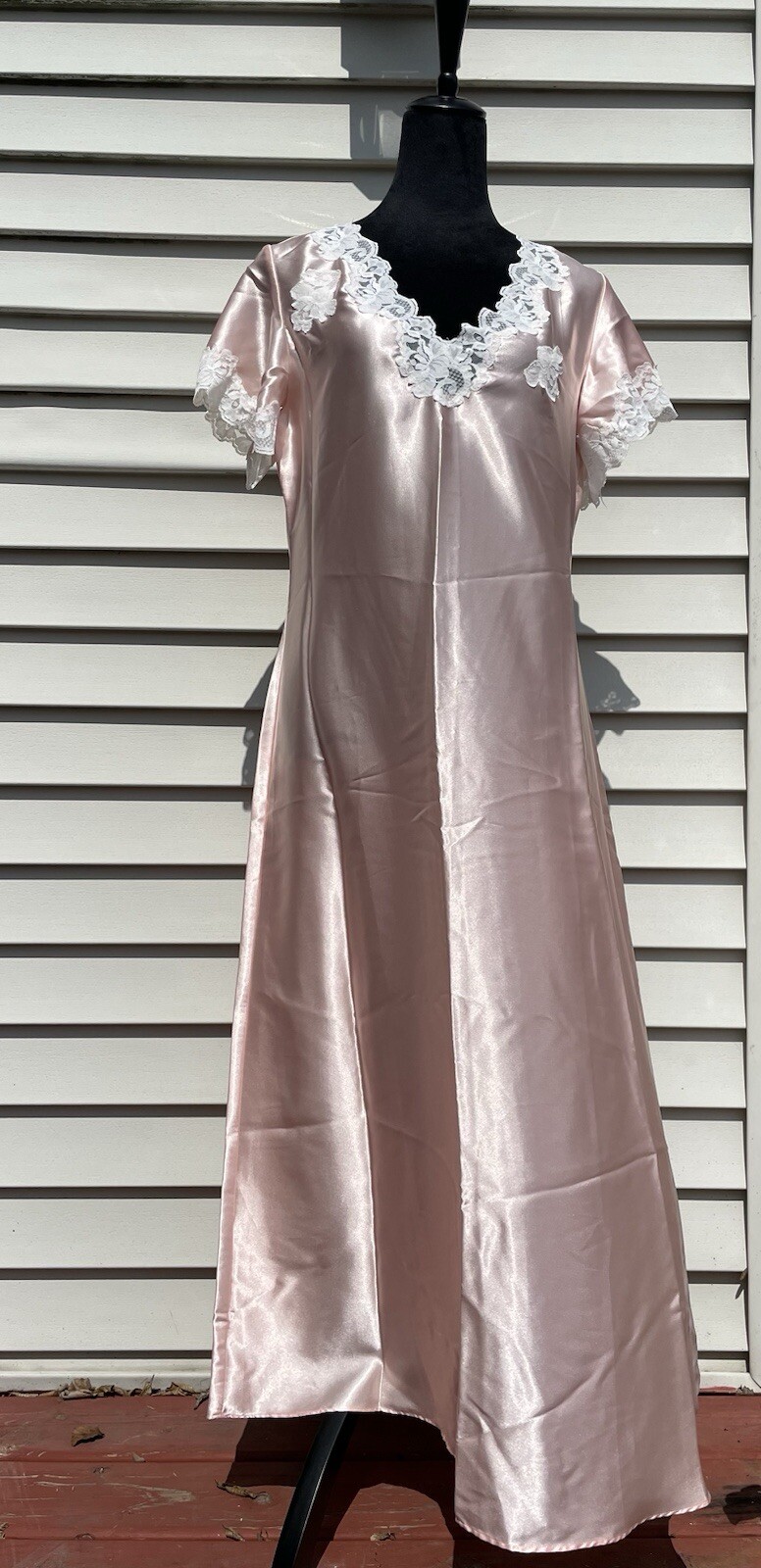 VTG Notorious Soft Pink Slip W/Lace Sz M