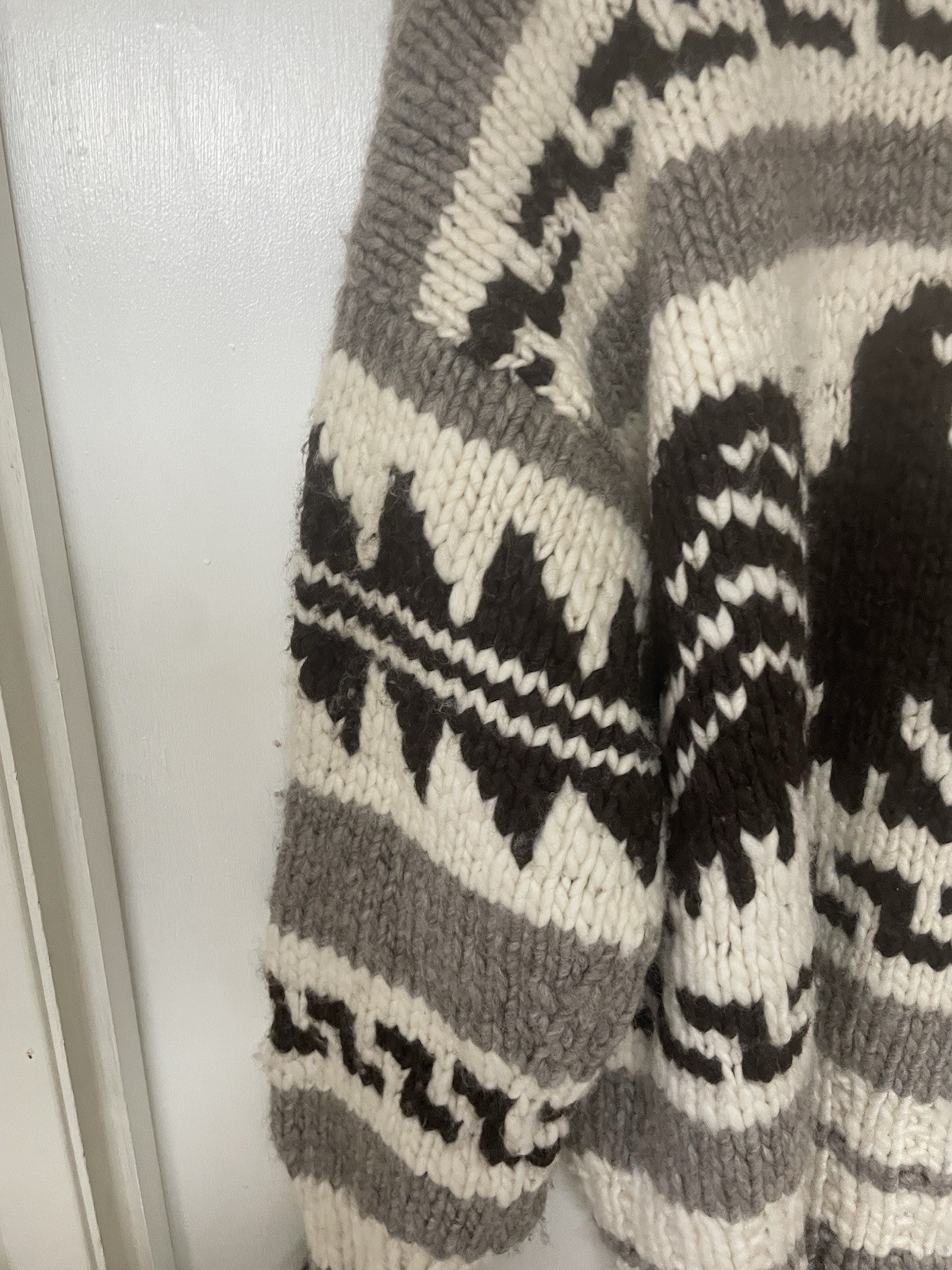 1999 VINTAGE ORIGINAL COWICHEN SWEATER WITH ORIGINAL TAGS VERY GOOD CONDITION