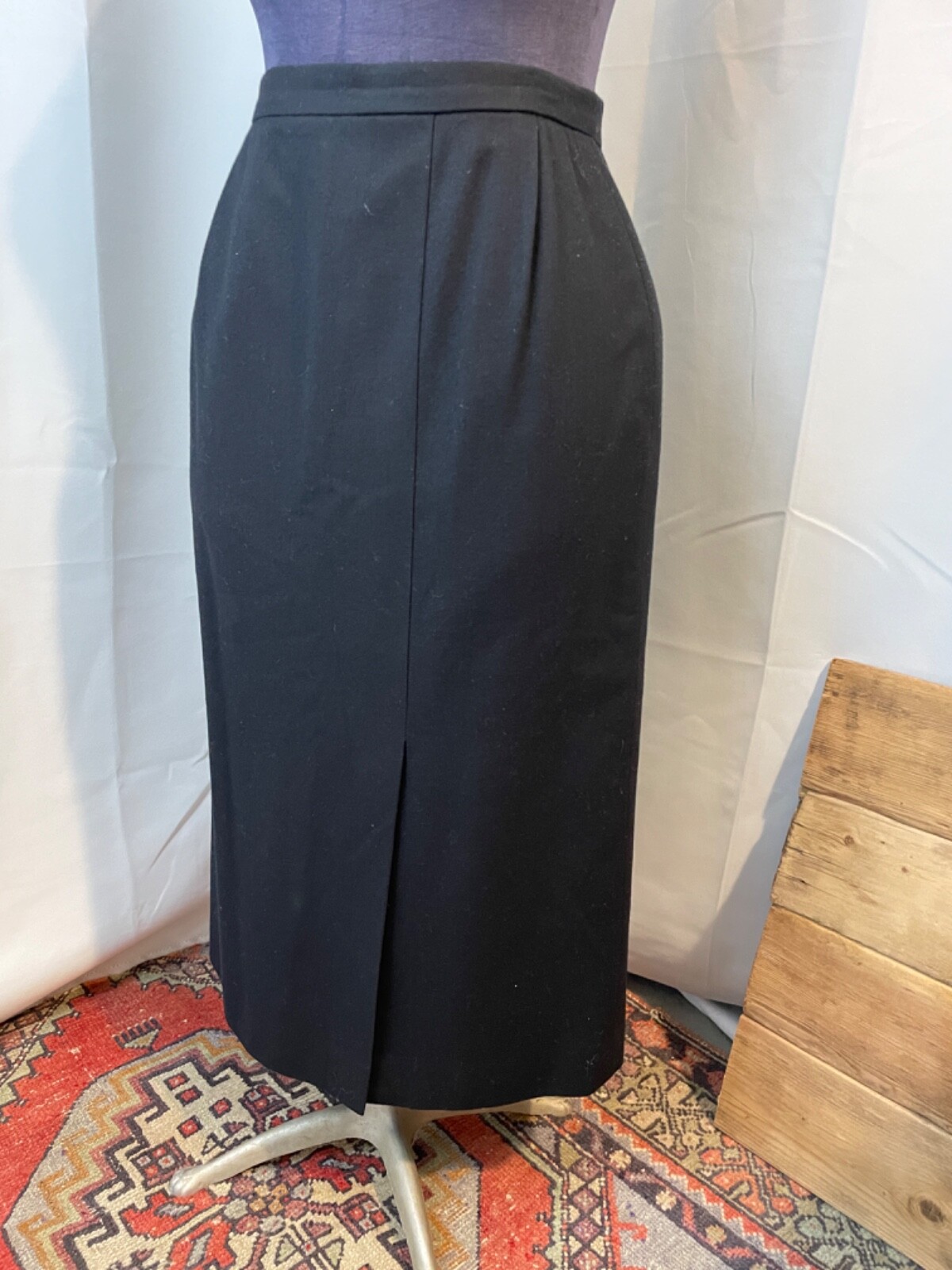 Pendleton Black Wool Pencil Skirt With Slit 1980s Vintage Pinup Wiggle 12 M