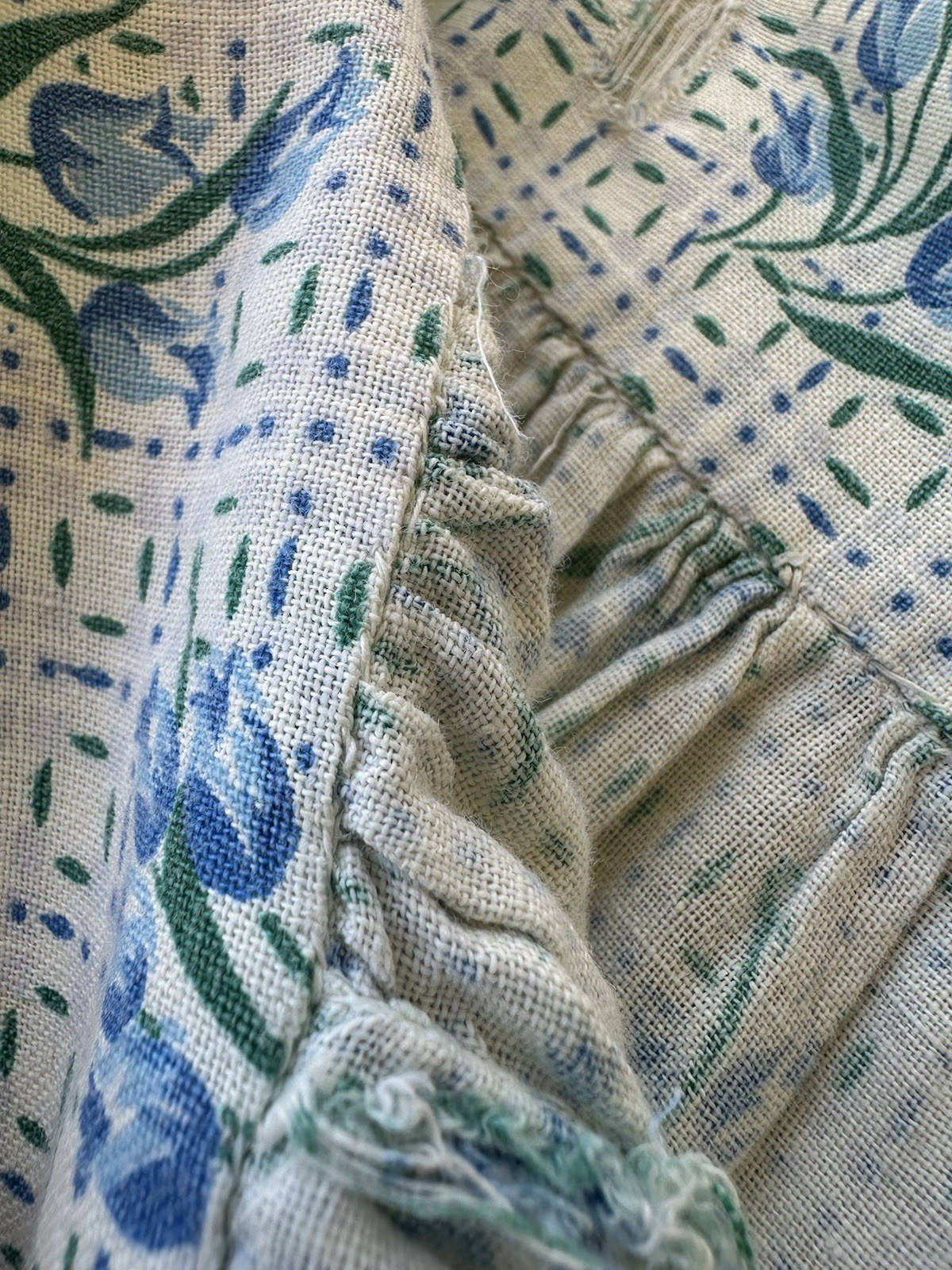 1930s 40s Feed Sack Skirt 28” Waist Blue Floral Tulip Grid Fabric Cotton MOP VTG