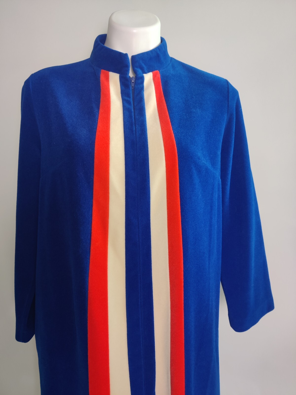 Vintage 70’s Blue Red & White Striped JC Penney Lounge wear Zip Up Robe Size 14