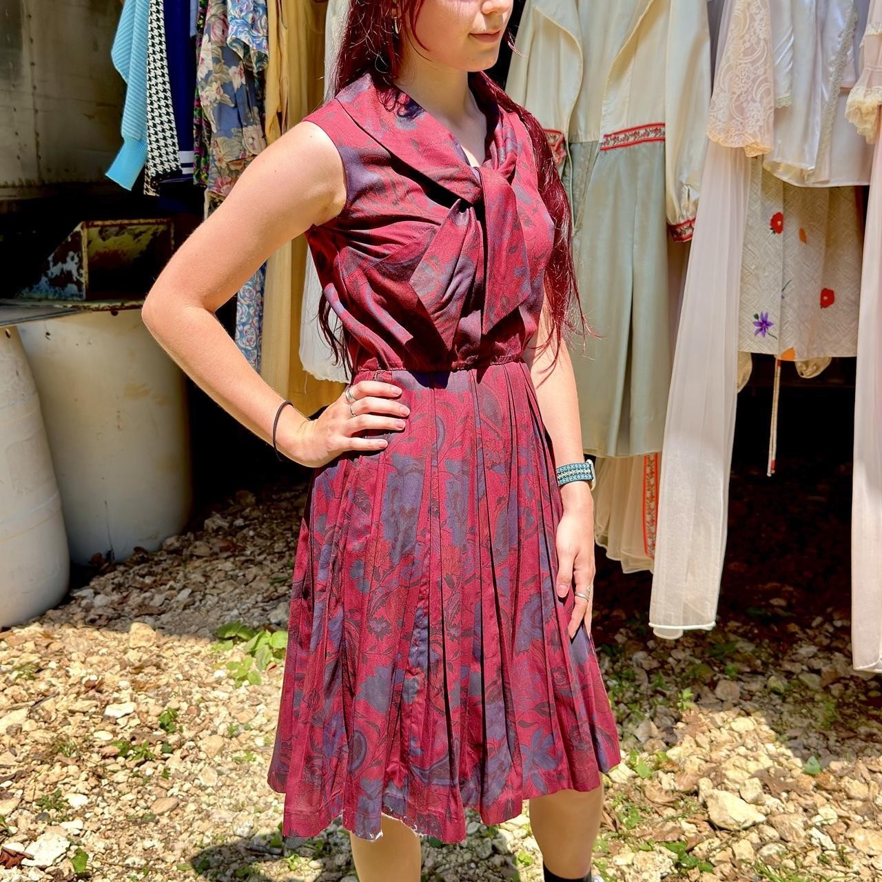 50s sleeveless day dress w/ covered button back pussybow floral cotton rayon