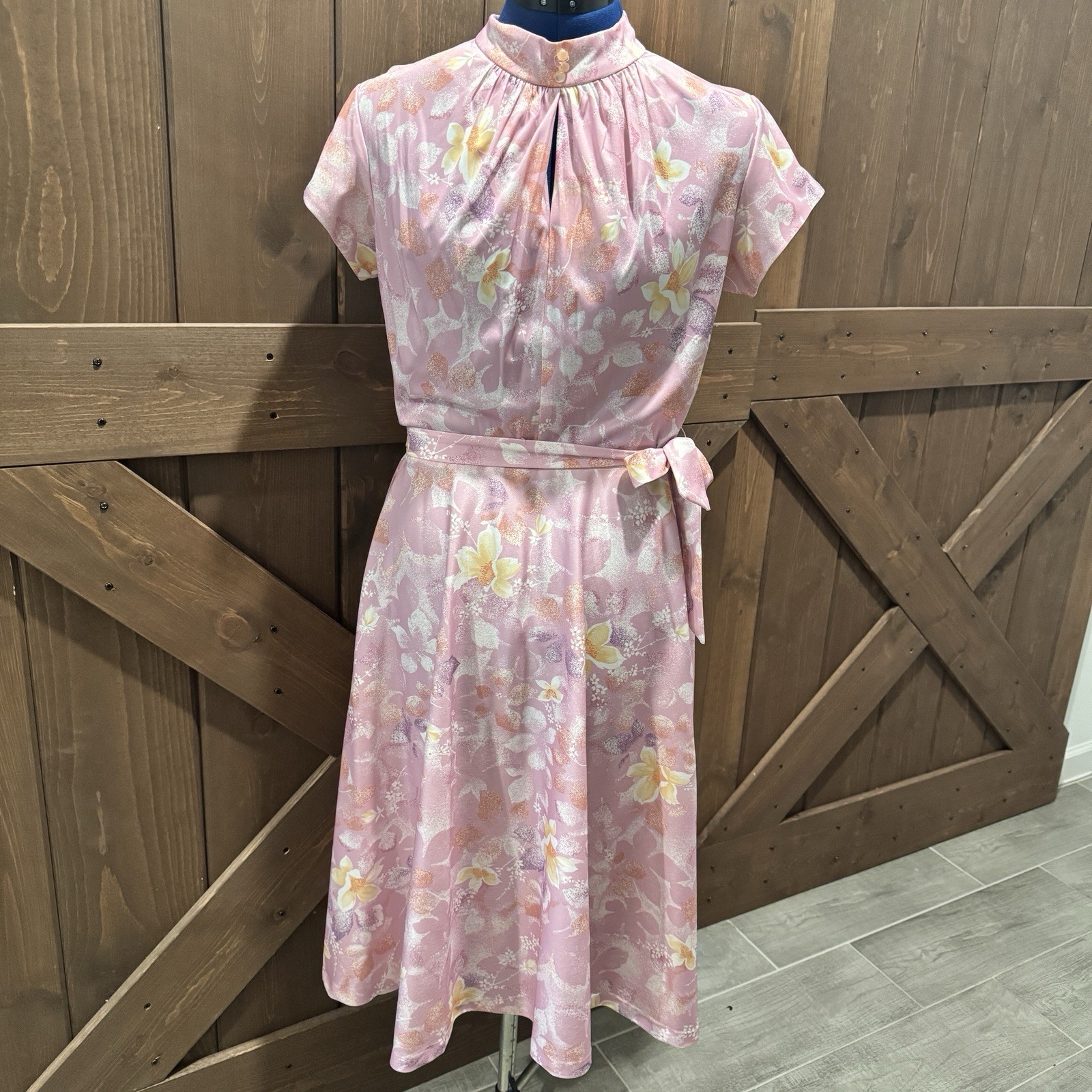 Womens Vintage Floral Midi Dress Size Medium Belted Pink Floral 70’s 80’s Sweet