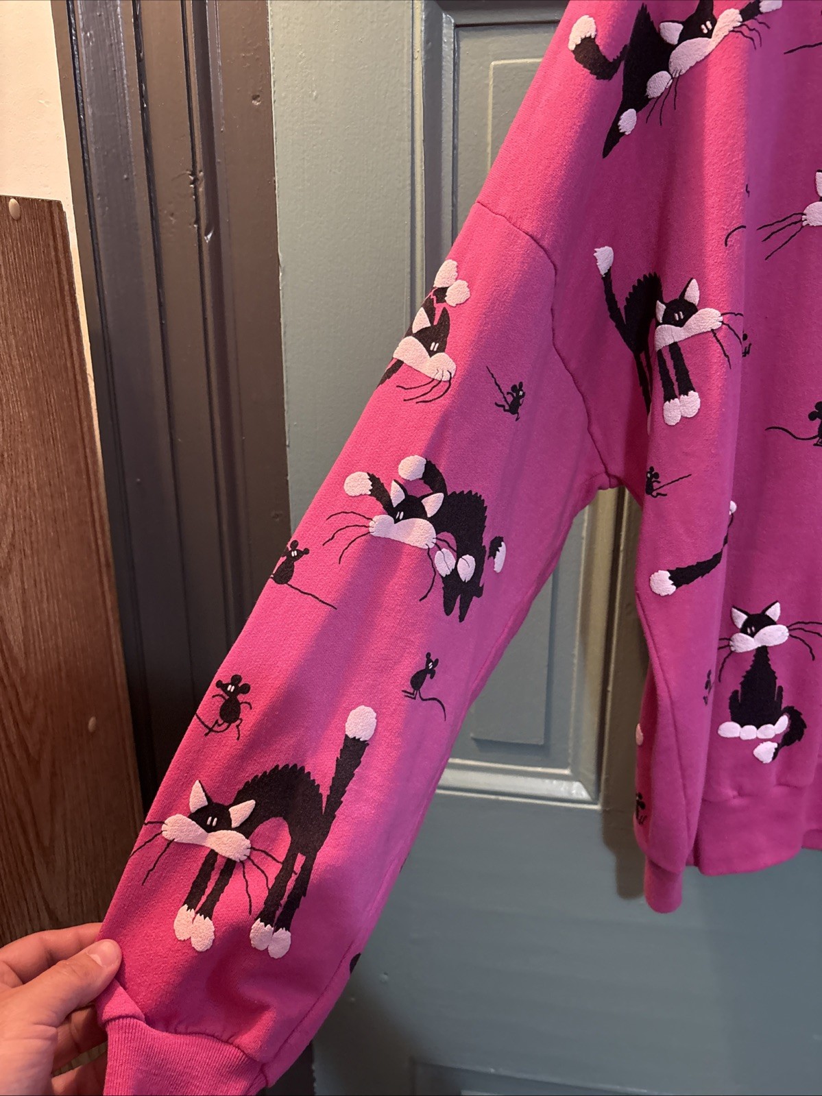 VTG 80s Kitty Cat Mouse Hot Pink Oversized Sweater AOP Lifestyles