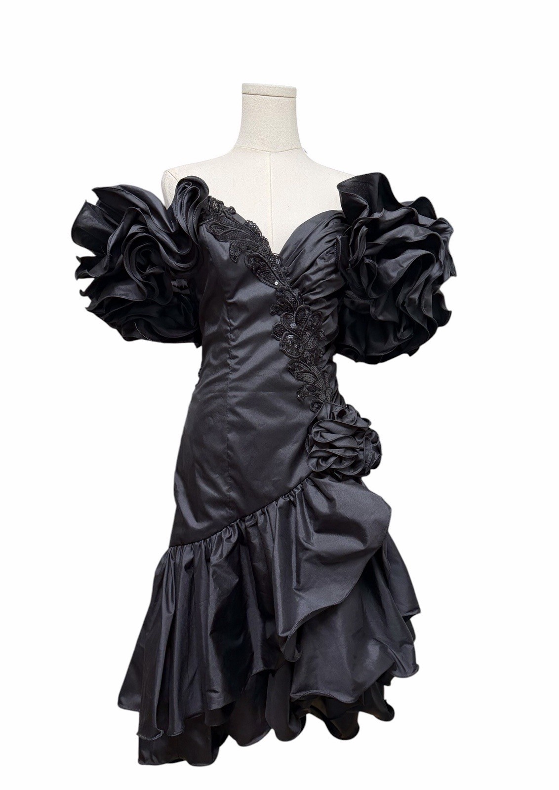 Alyce Designs Vintage Dress Prom Party Lots Ruffles Black Beautiful Excellent