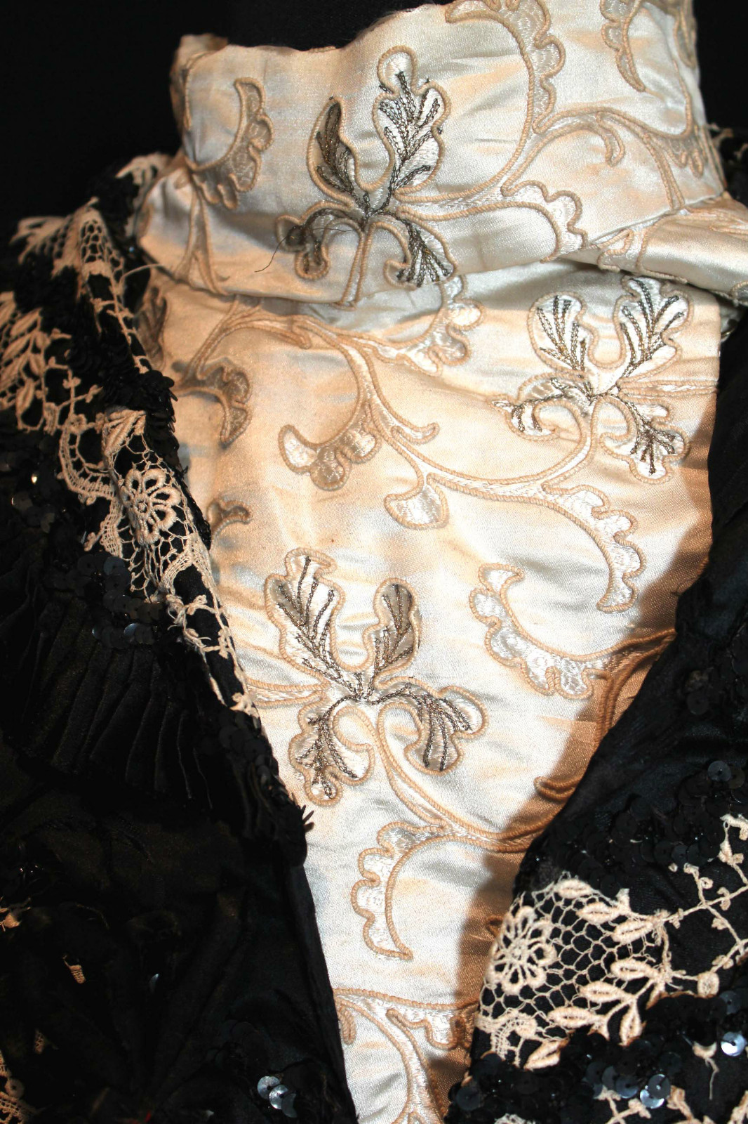 VERY RARE FRENCH VICTORIAN 1800’S DESIGNER LABEL BODICE FOR STUDY