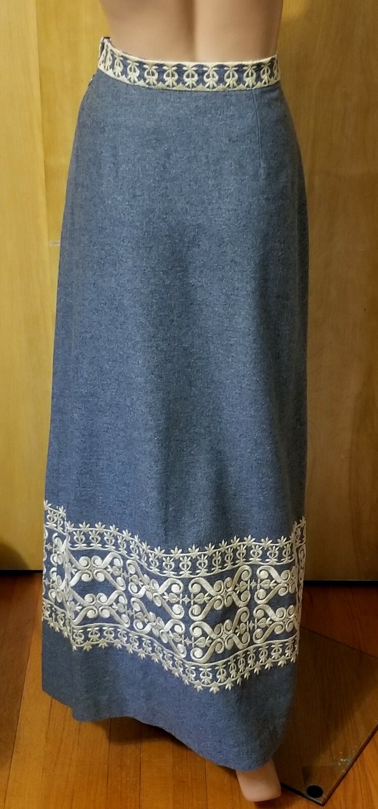 VINTAGE 2 PIECE MALBE LACE TOP & LONG WOOL SKIRT ~ 9/10 ~ 60’s