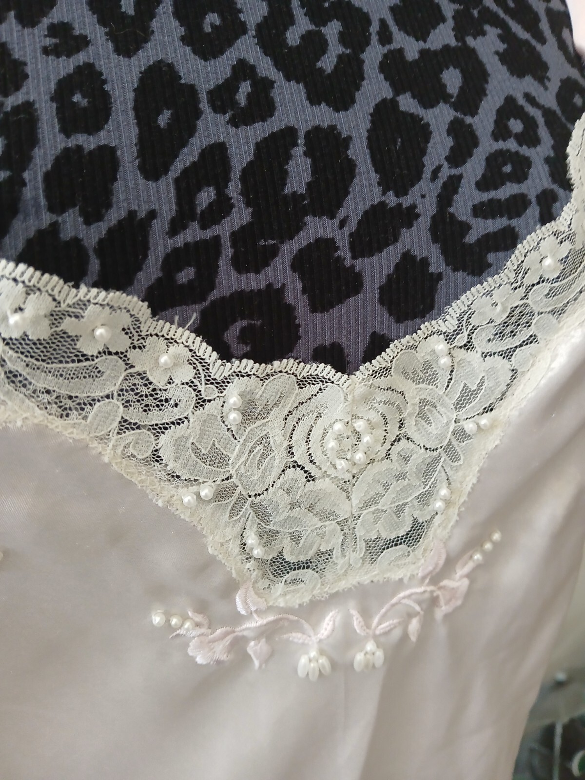 Vintage Intimo Amore Sz S Chemise Nightgown Silky Satin Beaded Lace Pink 90s