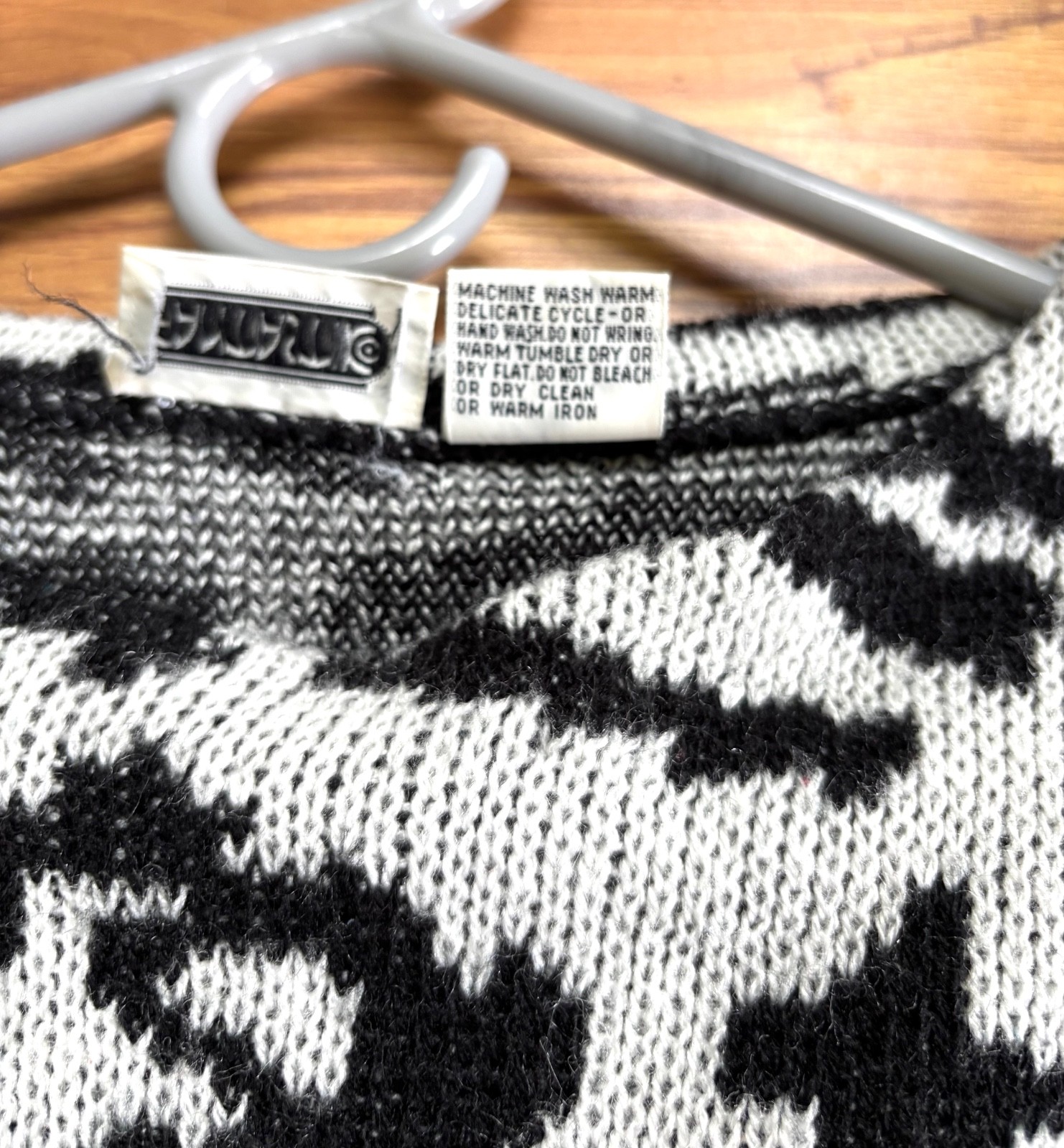 Vintage 80’s Black and White Tiger Cat Sweater, Sz L, Fantastico NY FLAWLESS