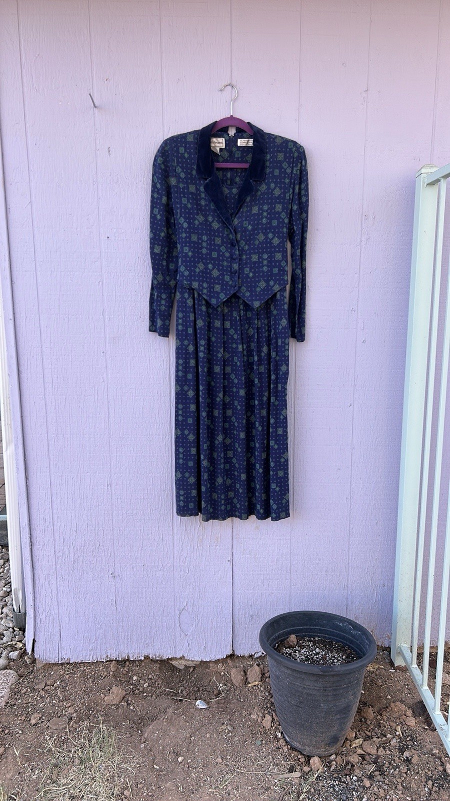 Karin Stevens Amish black blue floral velvet bib Rayon long dress sz.4 FLAW!