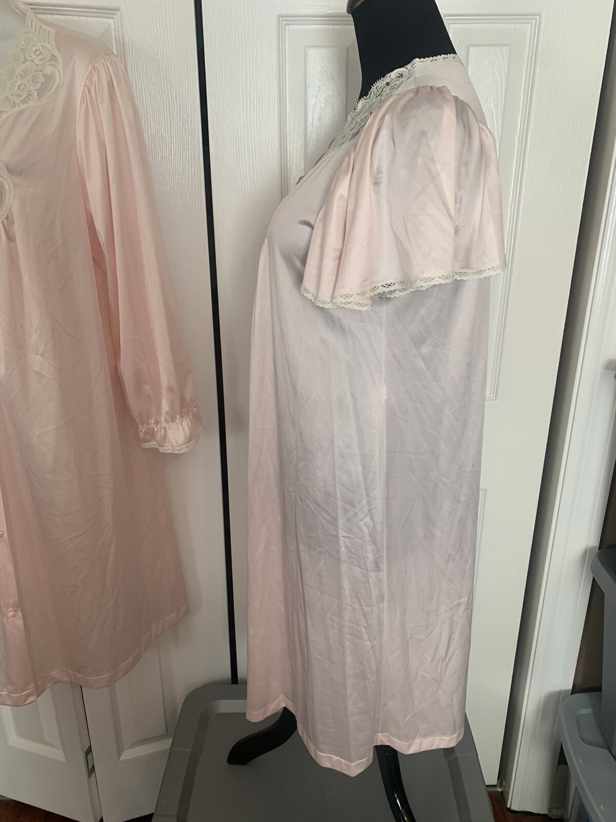 Vintage Vanity Fair Peignoir 2pc USA Nightgown Robe PINK Ladies Small Beautiful