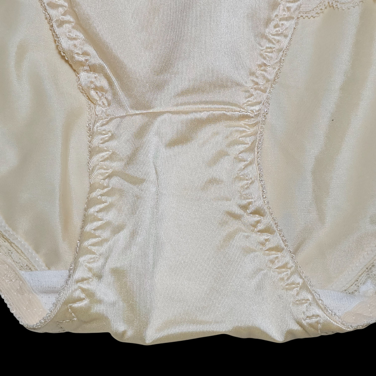 Vintage Slippery Yellow Panty Nylon Spandex Sissy Lace Brief Size 6-7 Hip 35-39″