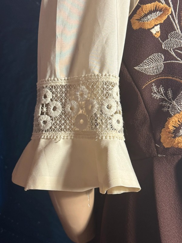 Vintage dirndl rose Salzburg brown embroidered with blouse bobbin lace size 42/44