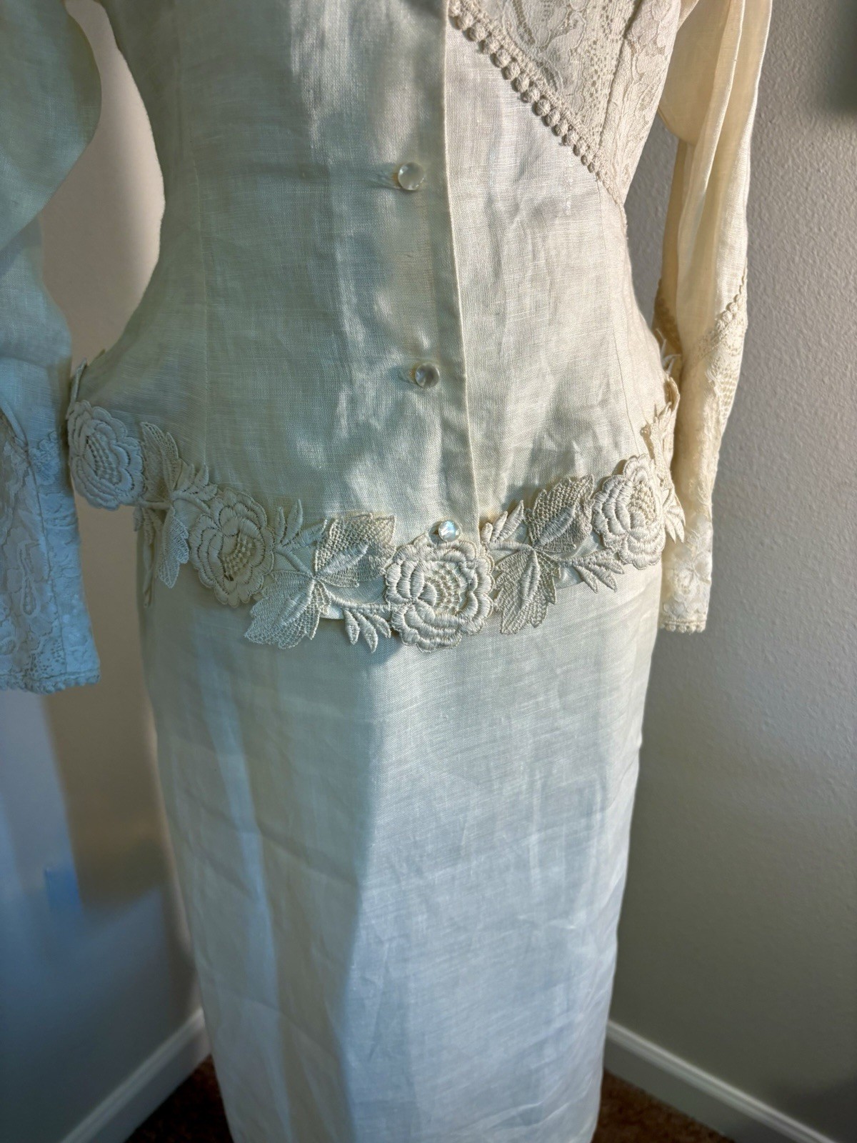 Beautiful Victorian Styled Lorrie Kabala Size 4 100% Imported Irish Linen 2 Pc