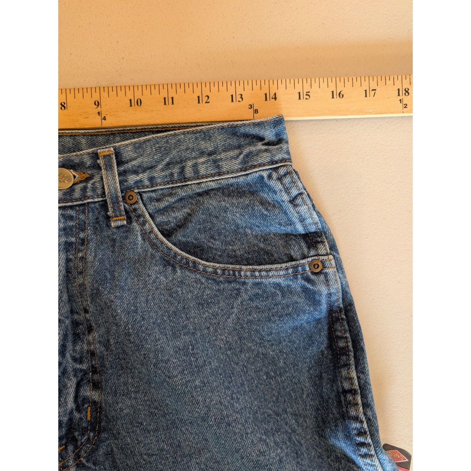 Vintage Chic High Rise Relaxed Fit Tapered Leg Jeans Made in USA Size 12 Average