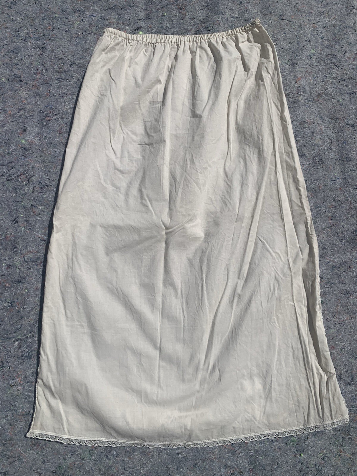 Adorable vintage 70s does Edwardian cream cotton casual skirt w/ lace trim