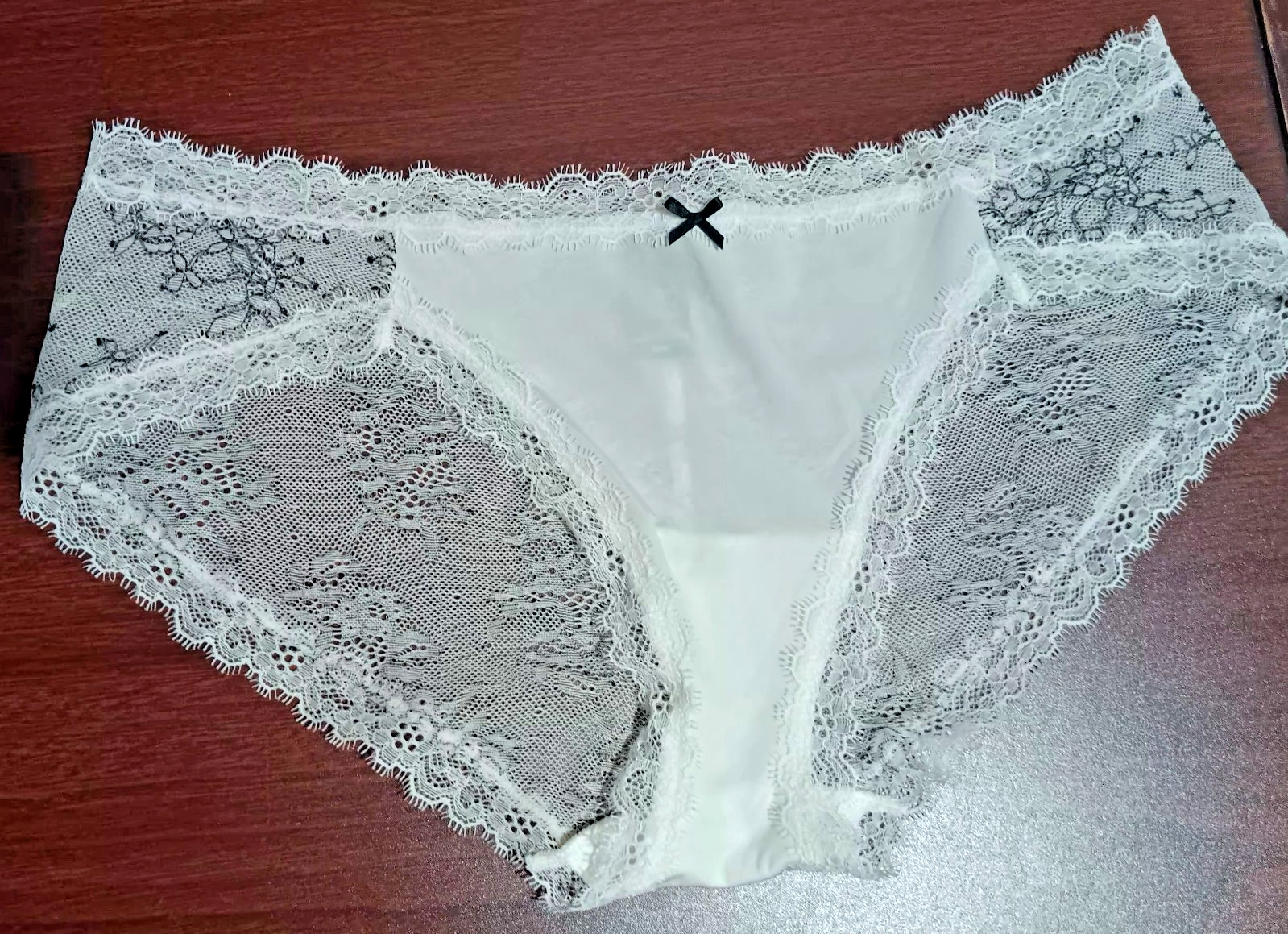 VTG Victoria’s Secret 2013 Rare HipHugger Medium Lace Underwear Sheer Panties