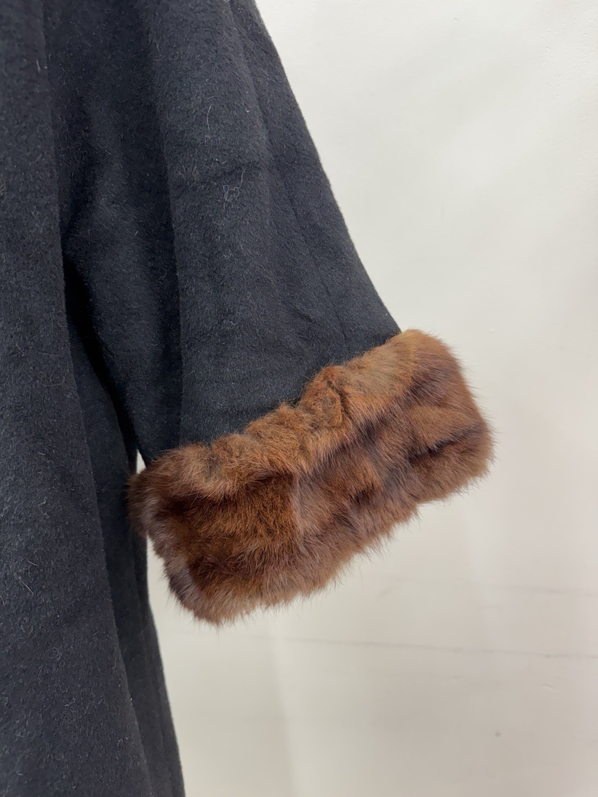 Vintage 1960s Wool Coat with fur collar And Trim Union Made, A-Line Size Large