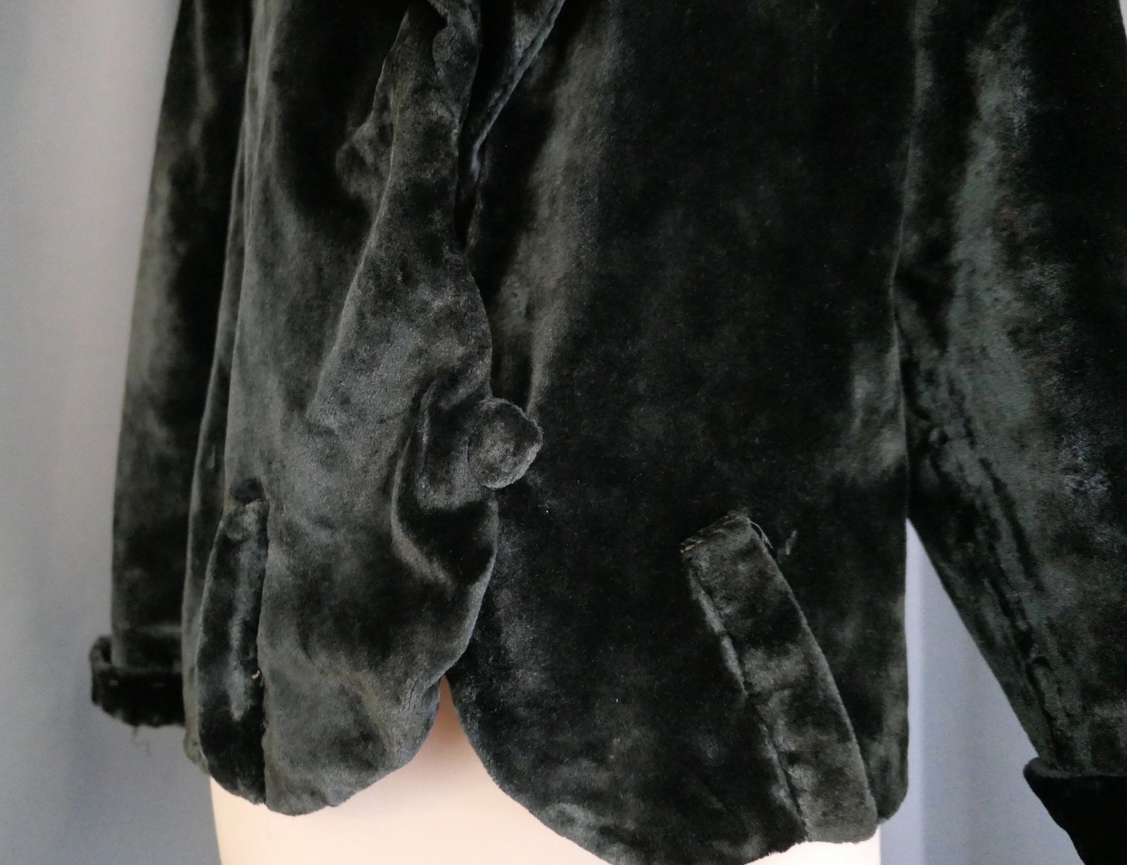 Antique Black Thick Velvet Coat 1800s 1900s, fits 38 inch bust Victorian Jacket