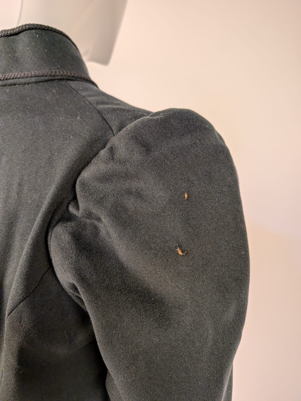 VICTORIAN MILITARY STYLE  JACKET W BRAID + TOGGLE BUTTONS