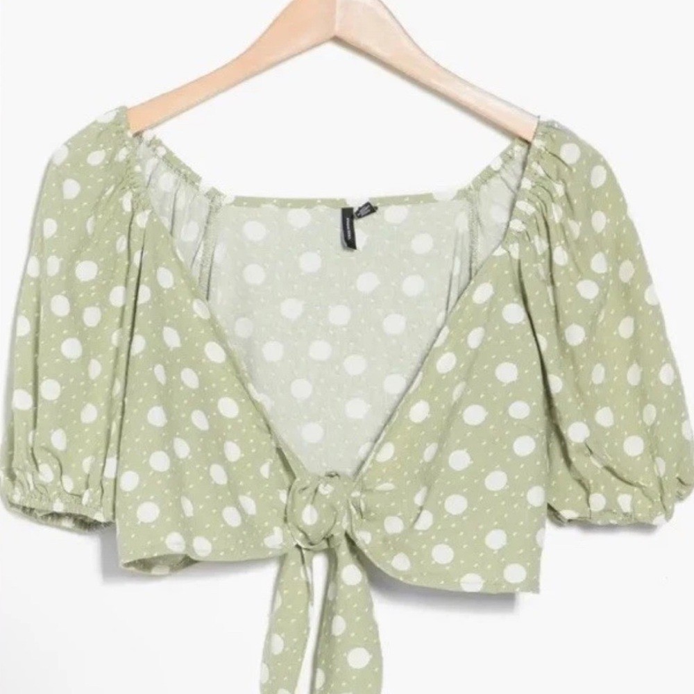 Vera Moda Dessert Sage/Snow crop Top NWT Perfect condition!!