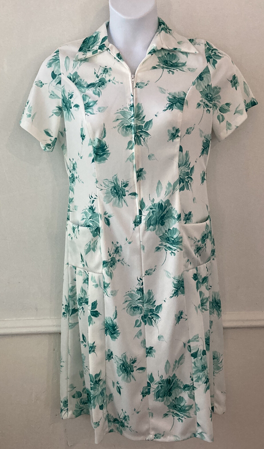 Vtg size 16.5 white green floral zip Dress j271
