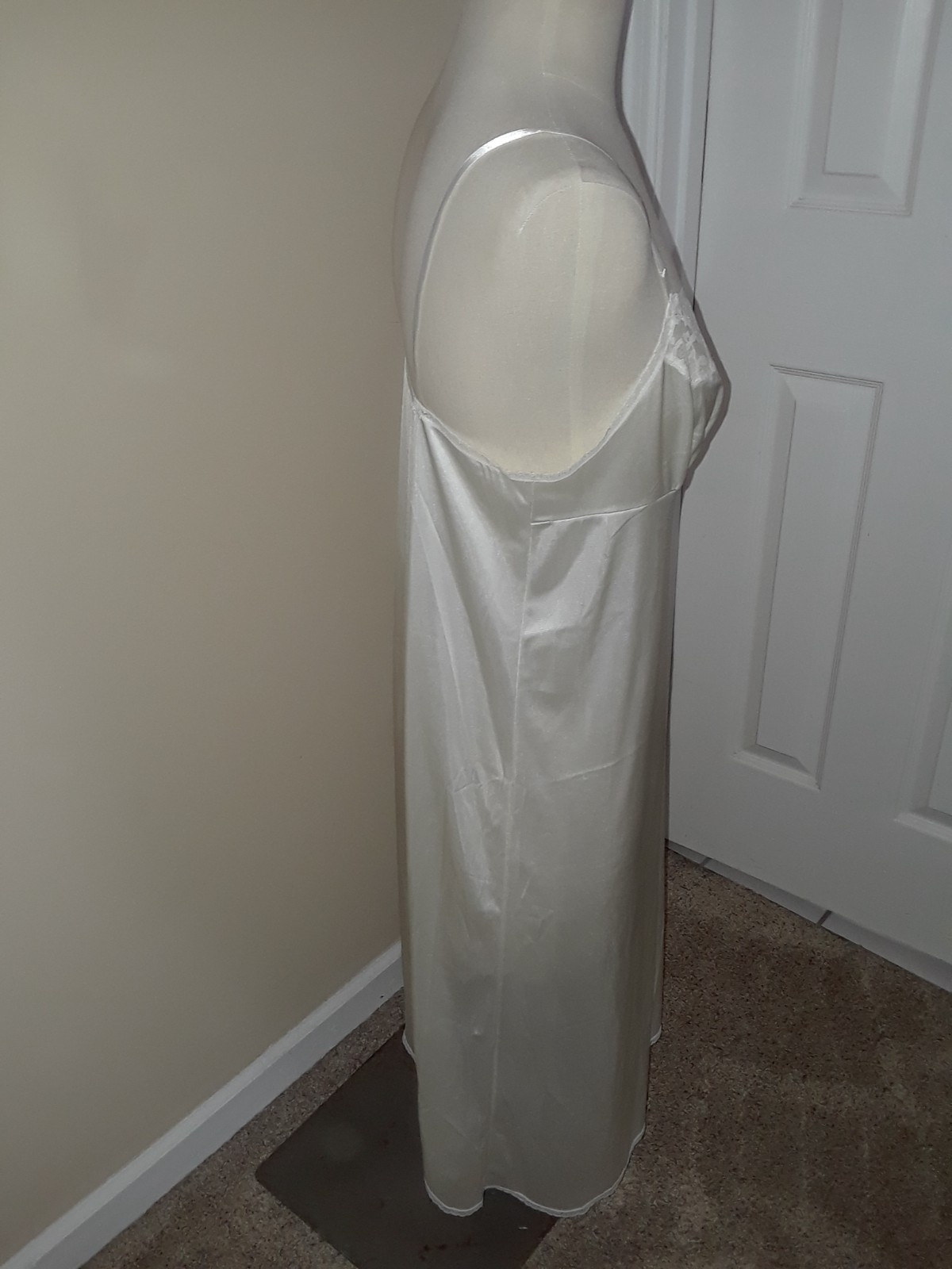NWT Vintage Vassarette Signature Lace Ivory Full Slip Size 38 28″ USA