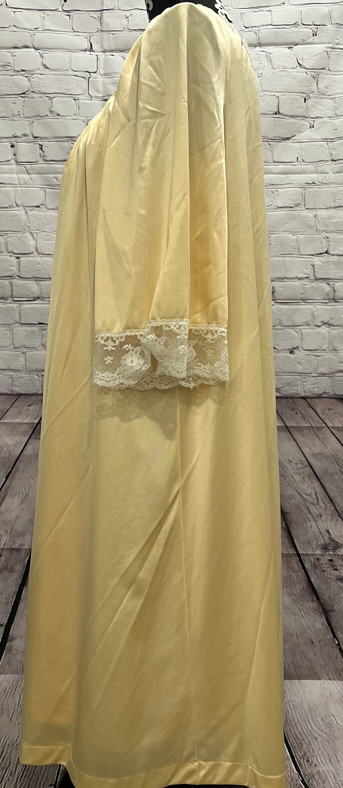Vtg 80’s MG JC Penney Butter Yellow Nylon White Lace Trim 2 pc Sleepwear Set M