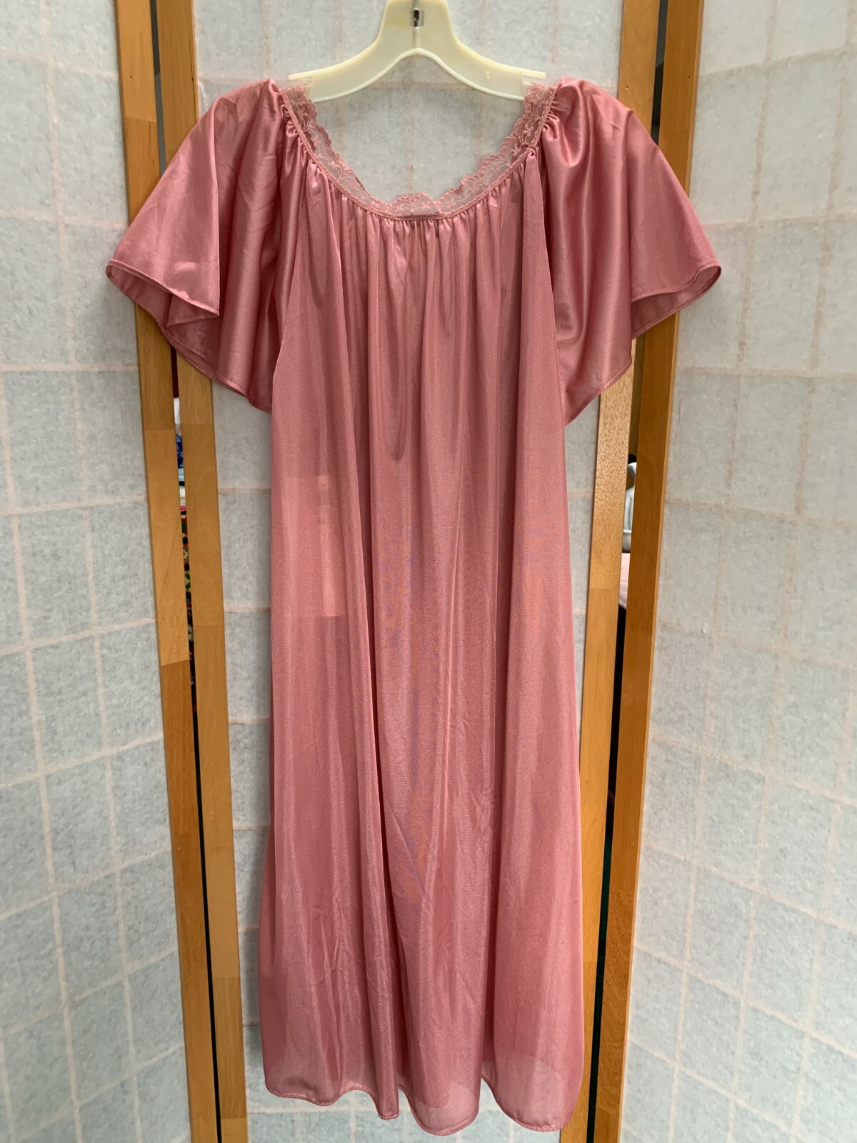 NWT~VINTAGE ~ELANA~ROSE PINK COLOR W/MATCHING LACE TRIM NIGHTGOWN ~SIZE 1X